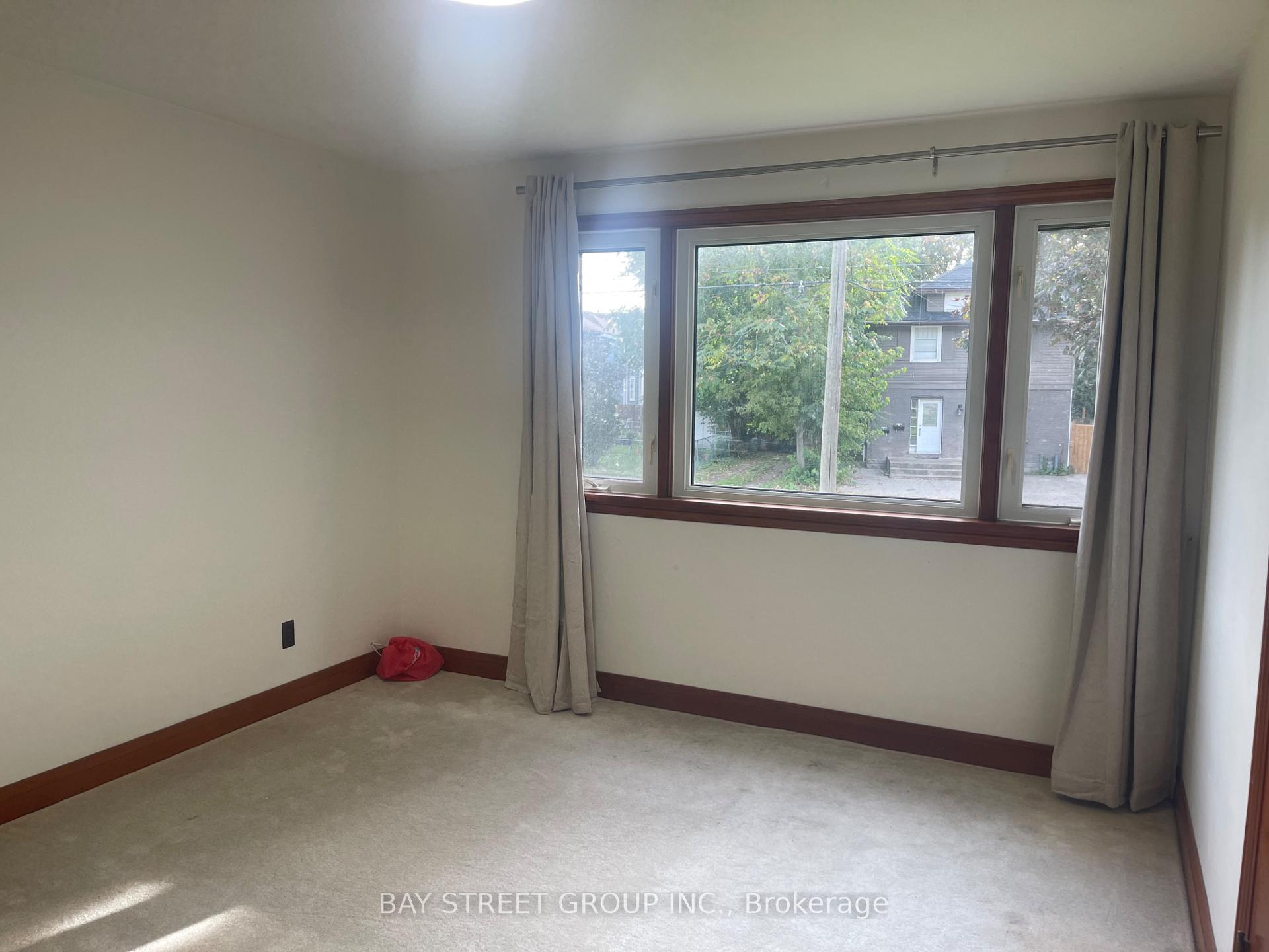 Photo 10 of 5137 Ontario Avenue, Niagara Falls, Downtown — HOMEH