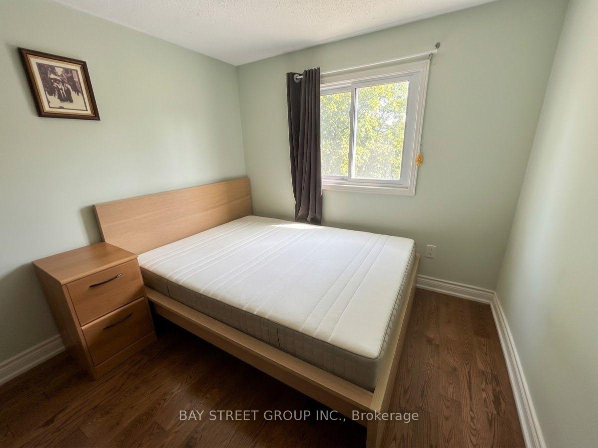 Photo 6 of 37 Garnish green Grove, Markham, Markham Village — HOMEH