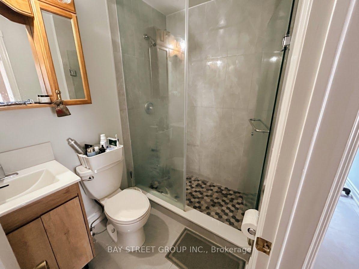 Photo 8 of 37 Garnish green Grove, Markham, Markham Village — HOMEH