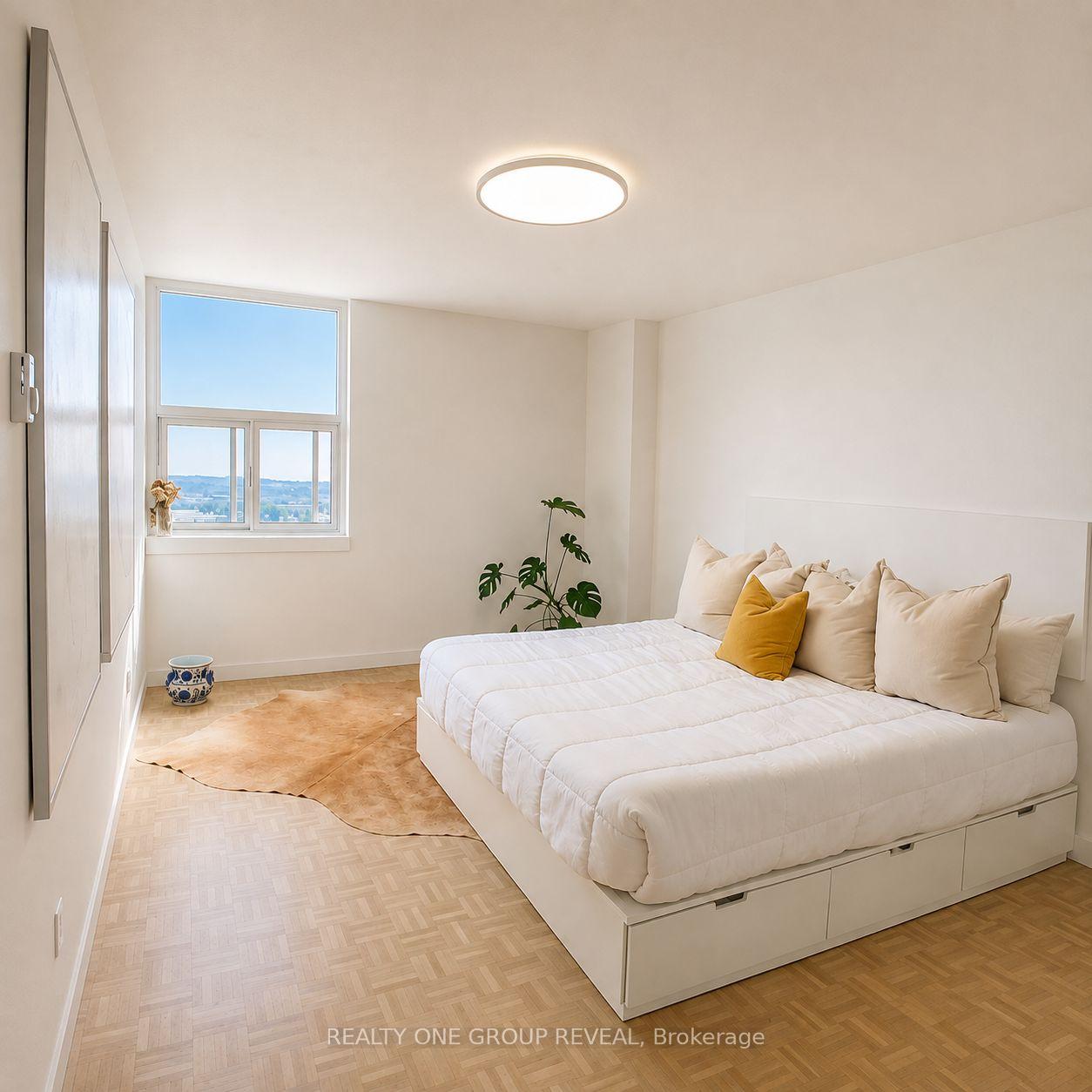 Photo 10 of Unit 2605, 3 Massey Square, Toronto, Crescent Town — HOMEH