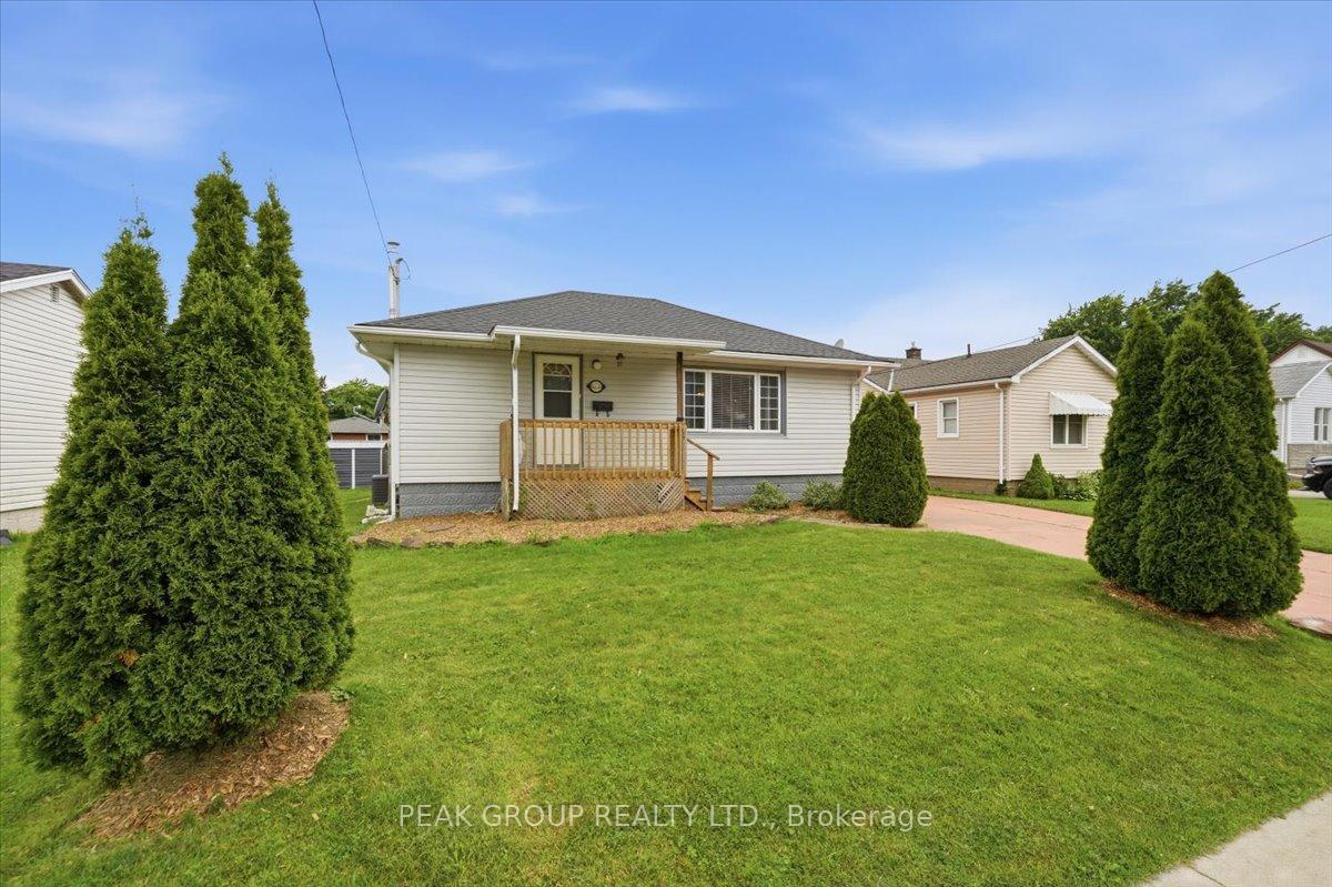Photo 3 of 6233 Montrose Road, Niagara Falls, West Wood — HOMEH