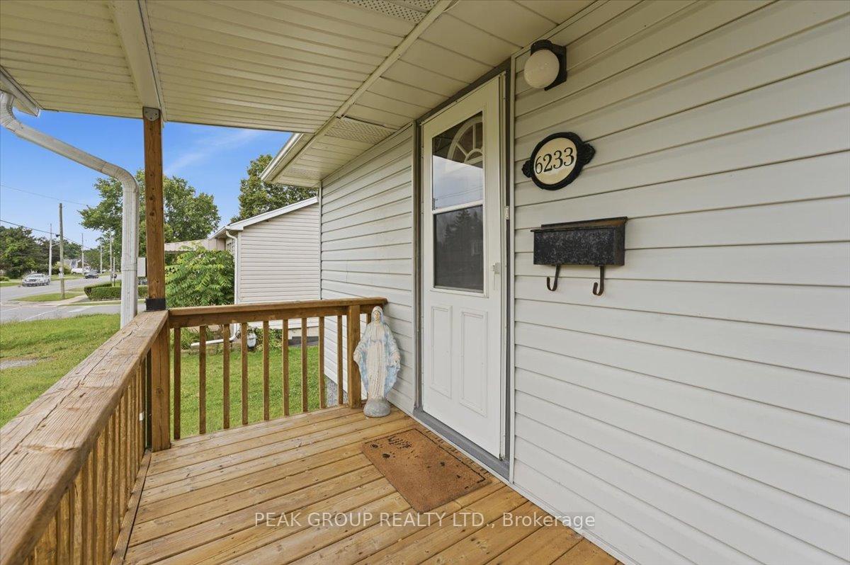 Photo 5 of 6233 Montrose Road, Niagara Falls, West Wood — HOMEH