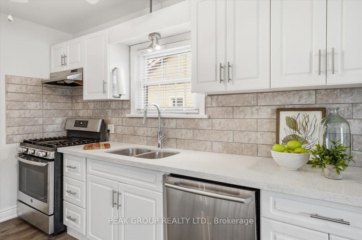 Photo 12 of 6233 Montrose Road, Niagara Falls, West Wood — HOMEH