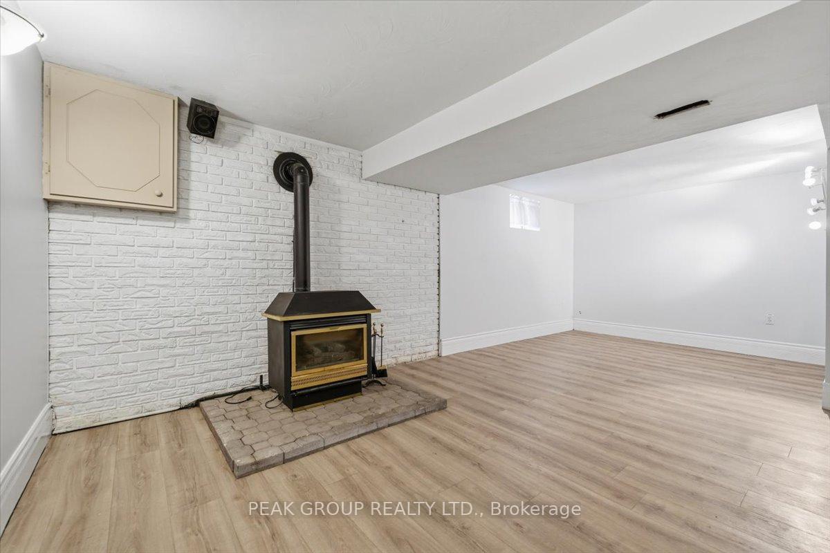 Photo 23 of 6233 Montrose Road, Niagara Falls, West Wood — HOMEH