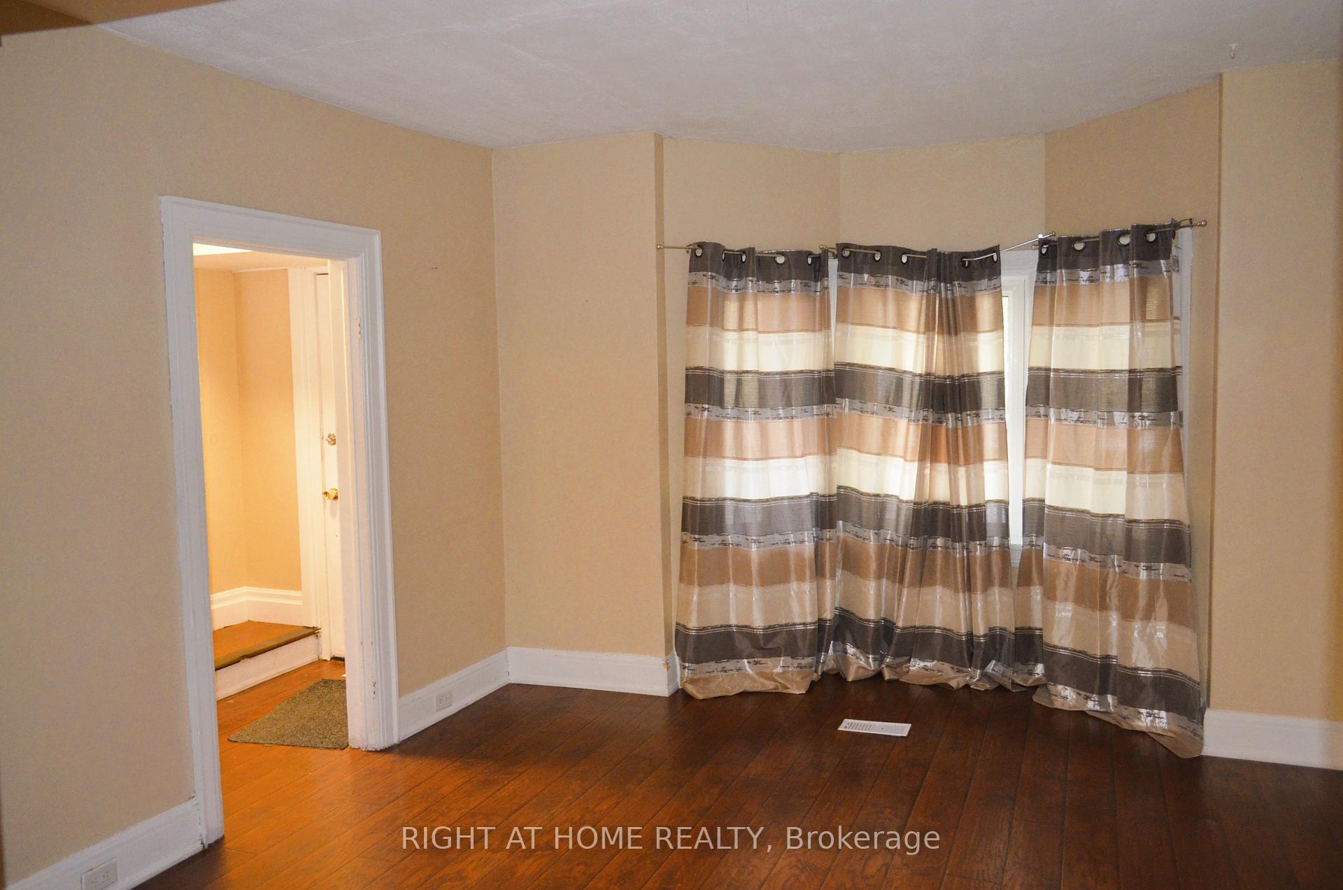 Photo 2 of 188 Adelaide Avenue E, Oshawa, O'Neill — HOMEH