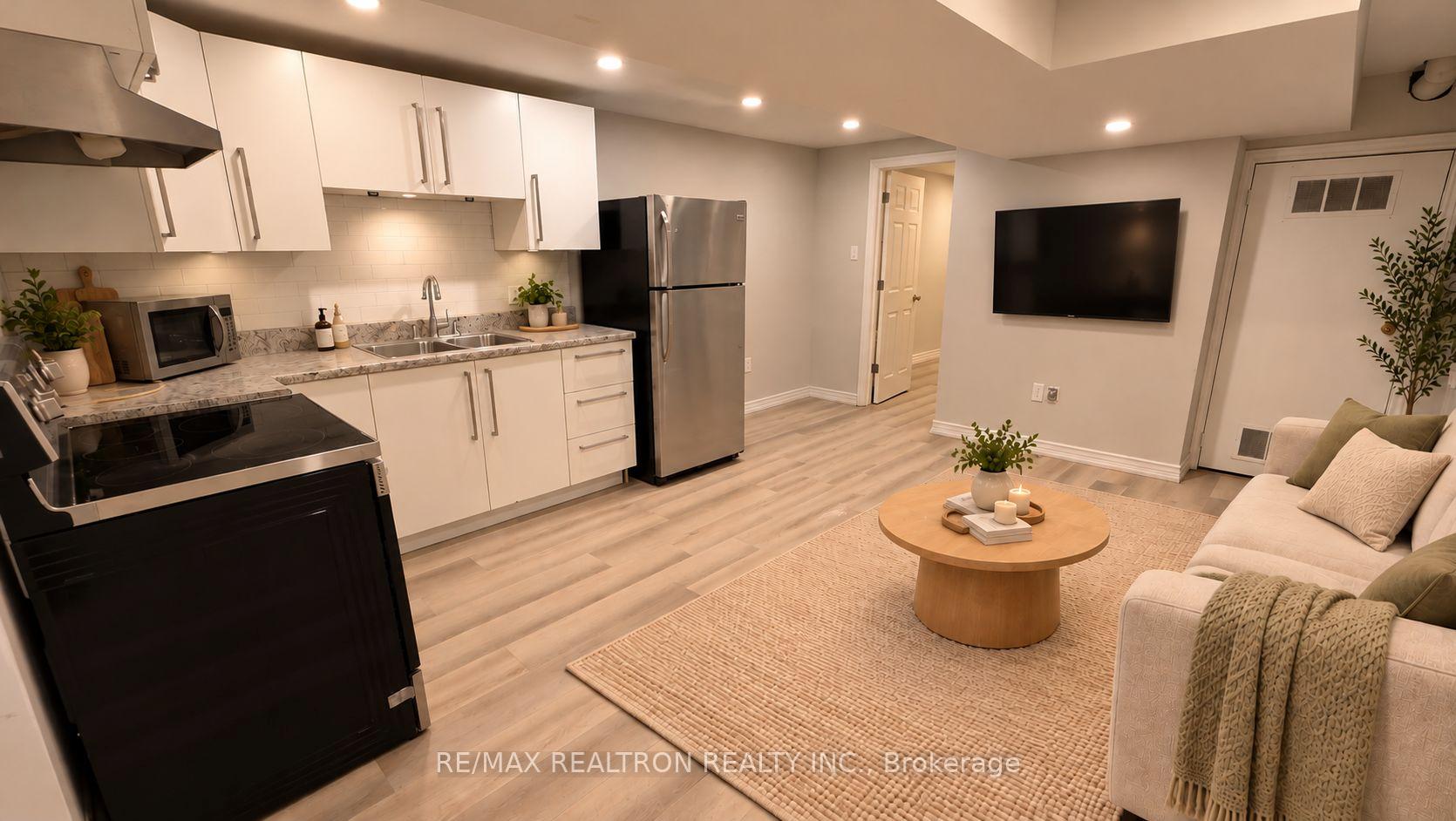 Photo 3 of 1047 Davenport Road, Toronto, Wychwood — HOMEH