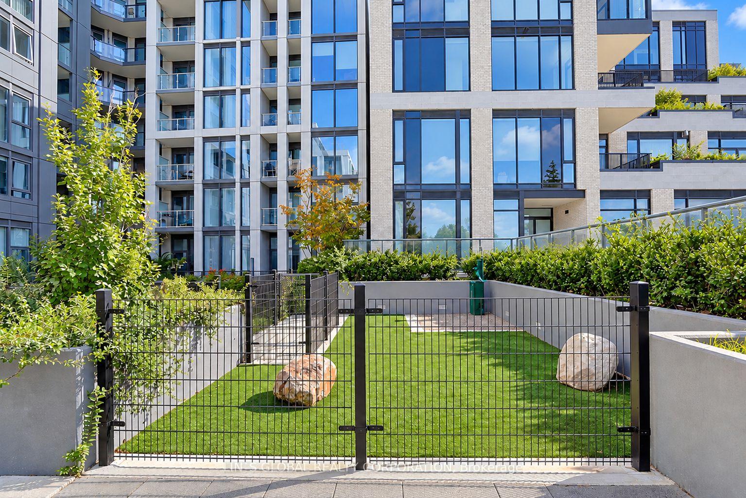 Photo 2 of Unit 523, 2020 Bathurst Street, Toronto, Humewood-Cedarvale — HOMEH