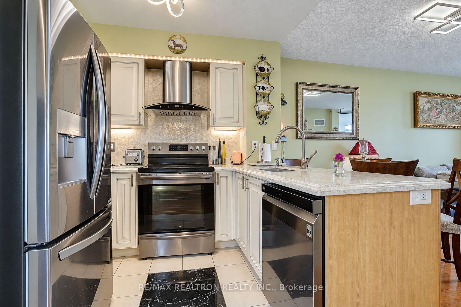 Photo 3 of Unit 301, 50 Brian Harrison Way, Scarborough, Bendale — HOMEH