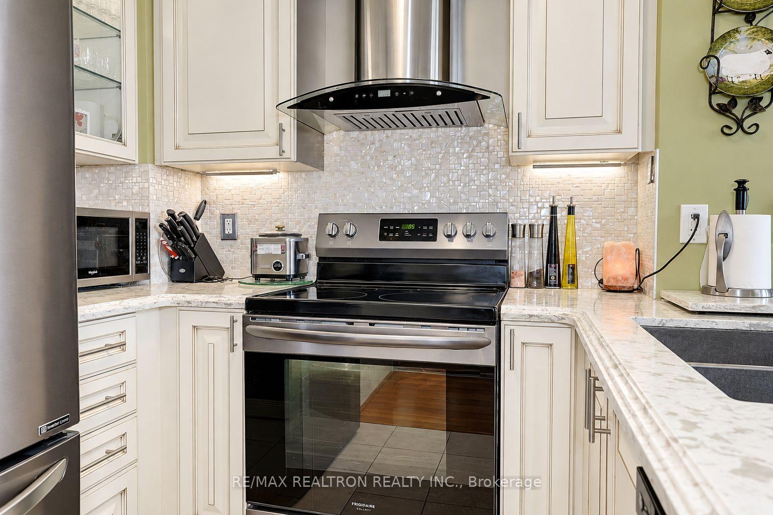 Photo 4 of Unit 301, 50 Brian Harrison Way, Scarborough, Bendale — HOMEH