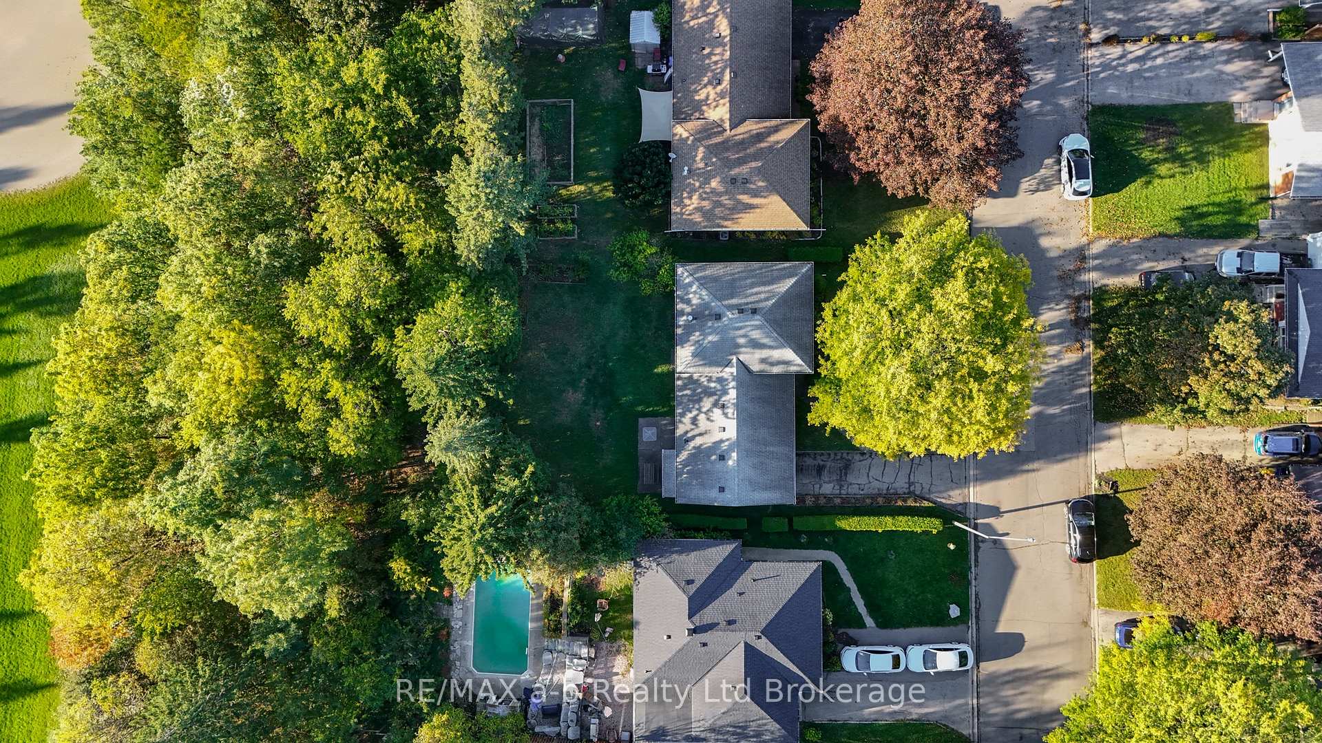 Photo 3 of 20 Pinecrest Avenue, Cambridge, Christopher-Champlain — HOMEH