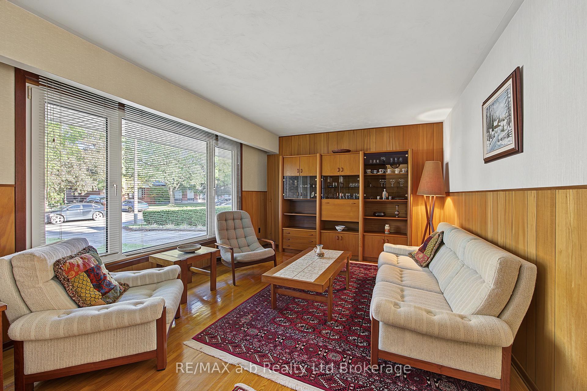 Photo 4 of 20 Pinecrest Avenue, Cambridge, Christopher-Champlain — HOMEH