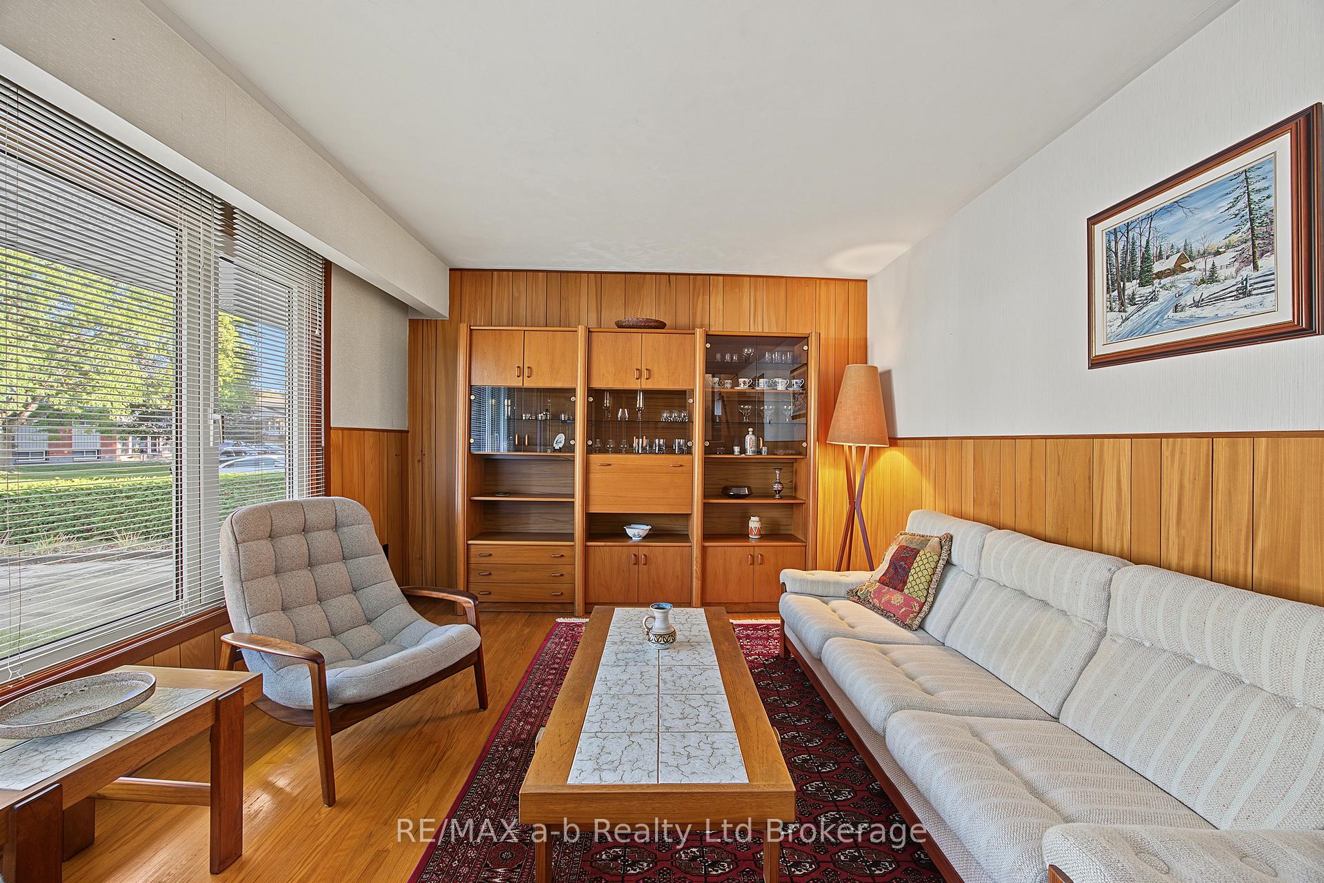 Photo 5 of 20 Pinecrest Avenue, Cambridge, Christopher-Champlain — HOMEH