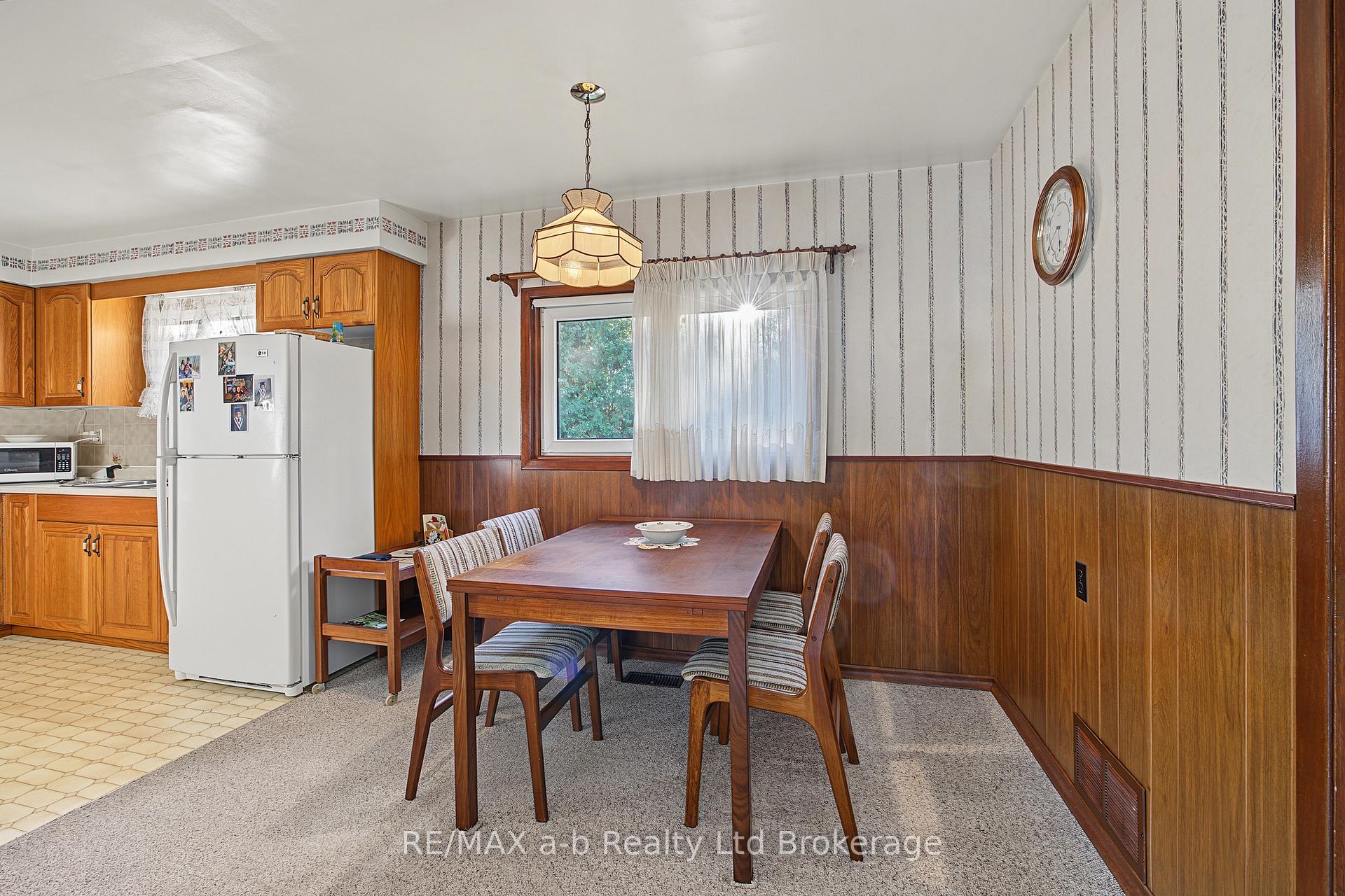 Photo 11 of 20 Pinecrest Avenue, Cambridge, Christopher-Champlain — HOMEH
