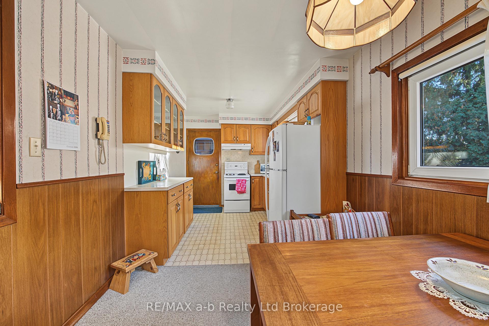 Photo 12 of 20 Pinecrest Avenue, Cambridge, Christopher-Champlain — HOMEH