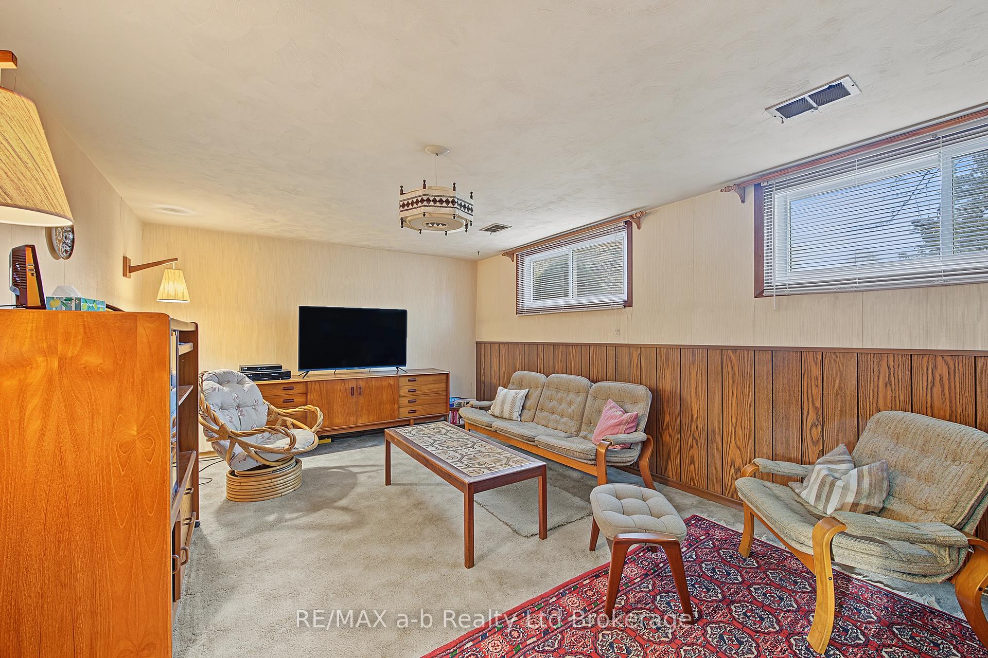 Photo 19 of 20 Pinecrest Avenue, Cambridge, Christopher-Champlain — HOMEH