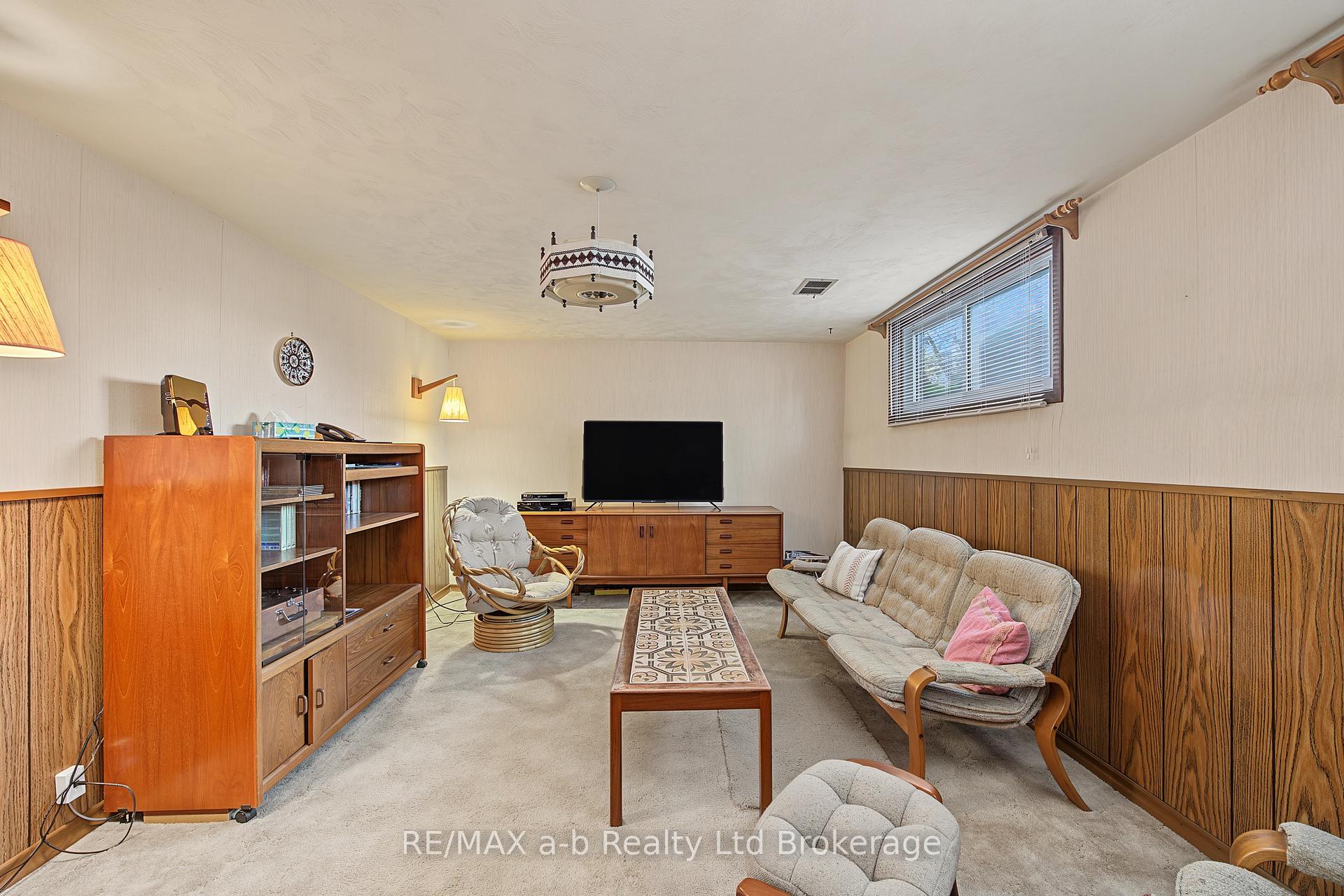 Photo 20 of 20 Pinecrest Avenue, Cambridge, Christopher-Champlain — HOMEH