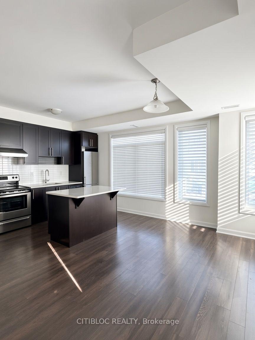 Photo 3 of 22 Sarah Jackson Crescent, North York, Downsview-Roding-CFB — HOMEH