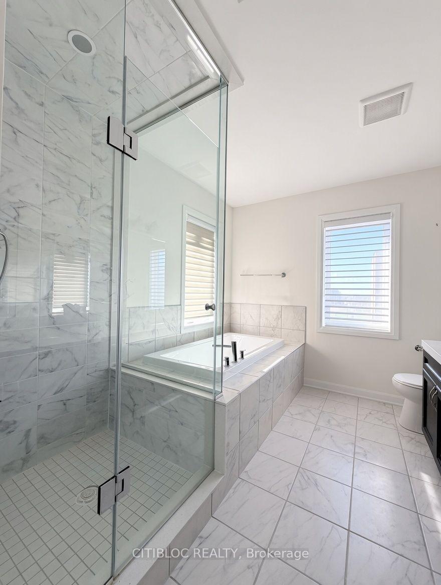 Photo 6 of 22 Sarah Jackson Crescent, North York, Downsview-Roding-CFB — HOMEH