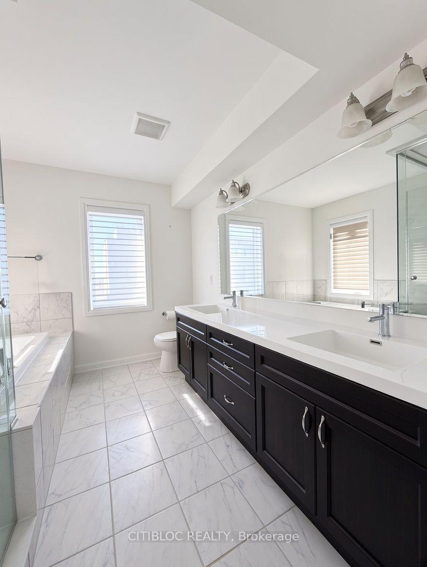 Photo 7 of 22 Sarah Jackson Crescent, North York, Downsview-Roding-CFB — HOMEH
