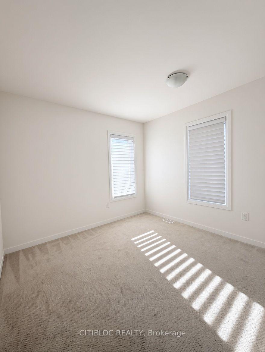 Photo 12 of 22 Sarah Jackson Crescent, North York, Downsview-Roding-CFB — HOMEH