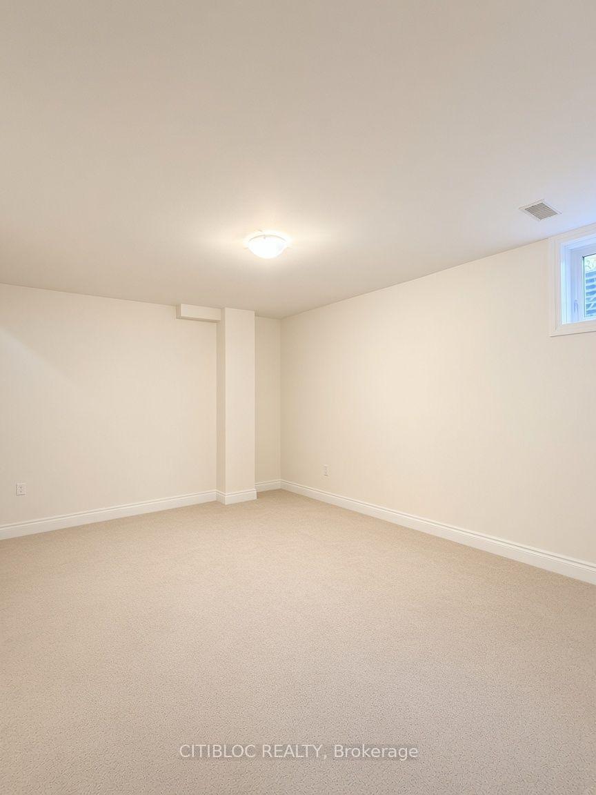 Photo 14 of 22 Sarah Jackson Crescent, North York, Downsview-Roding-CFB — HOMEH