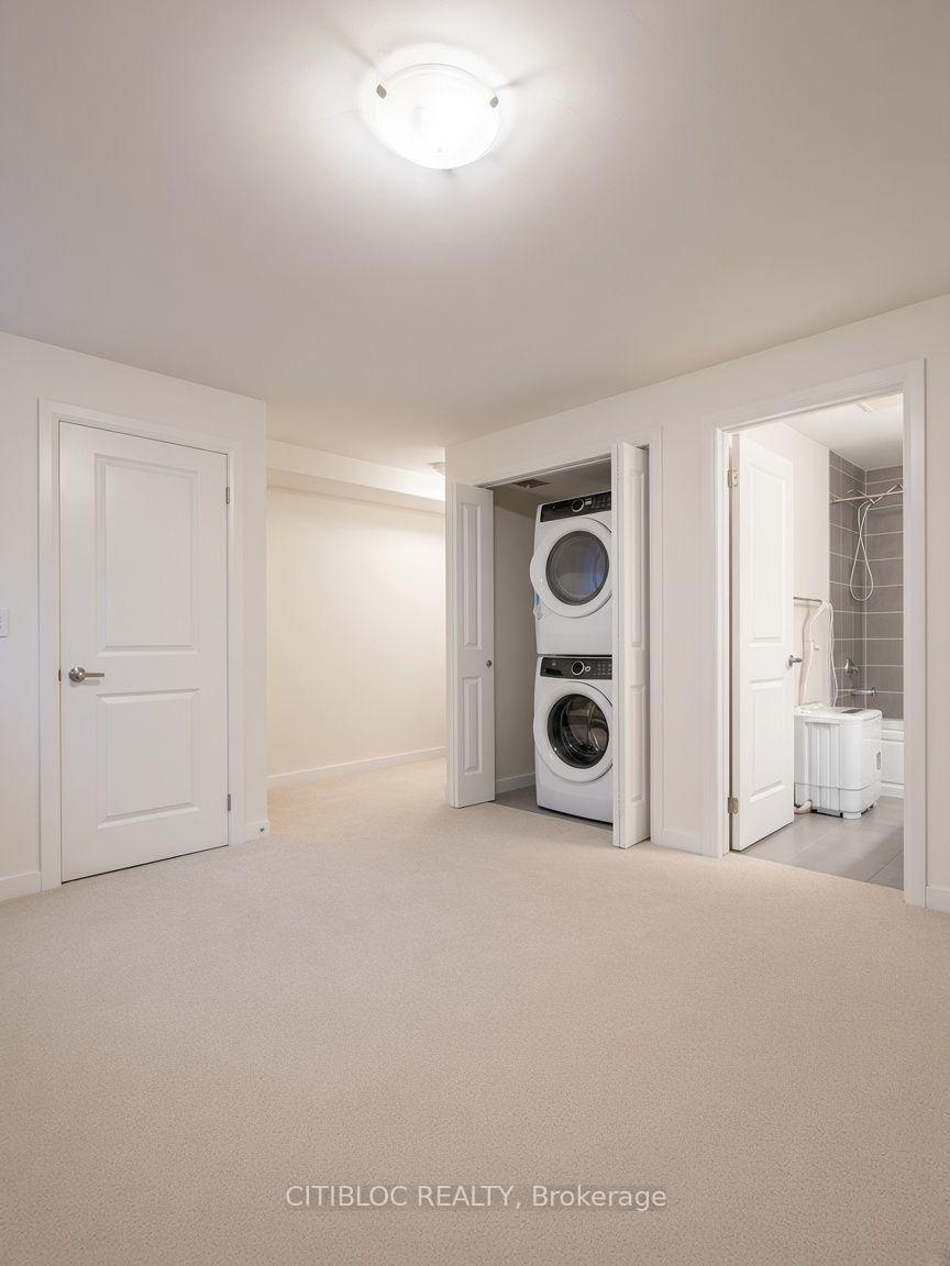 Photo 15 of 22 Sarah Jackson Crescent, North York, Downsview-Roding-CFB — HOMEH