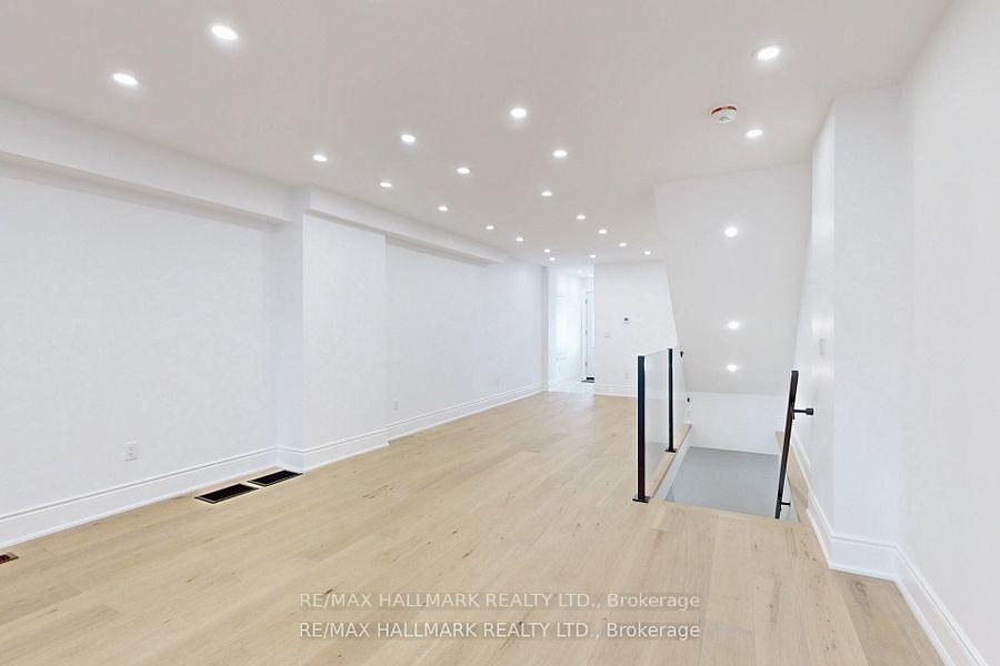 Photo 9 of Unit Lower, 58 Corbett Avenue, Toronto, Rockcliffe-Smythe — HOMEH