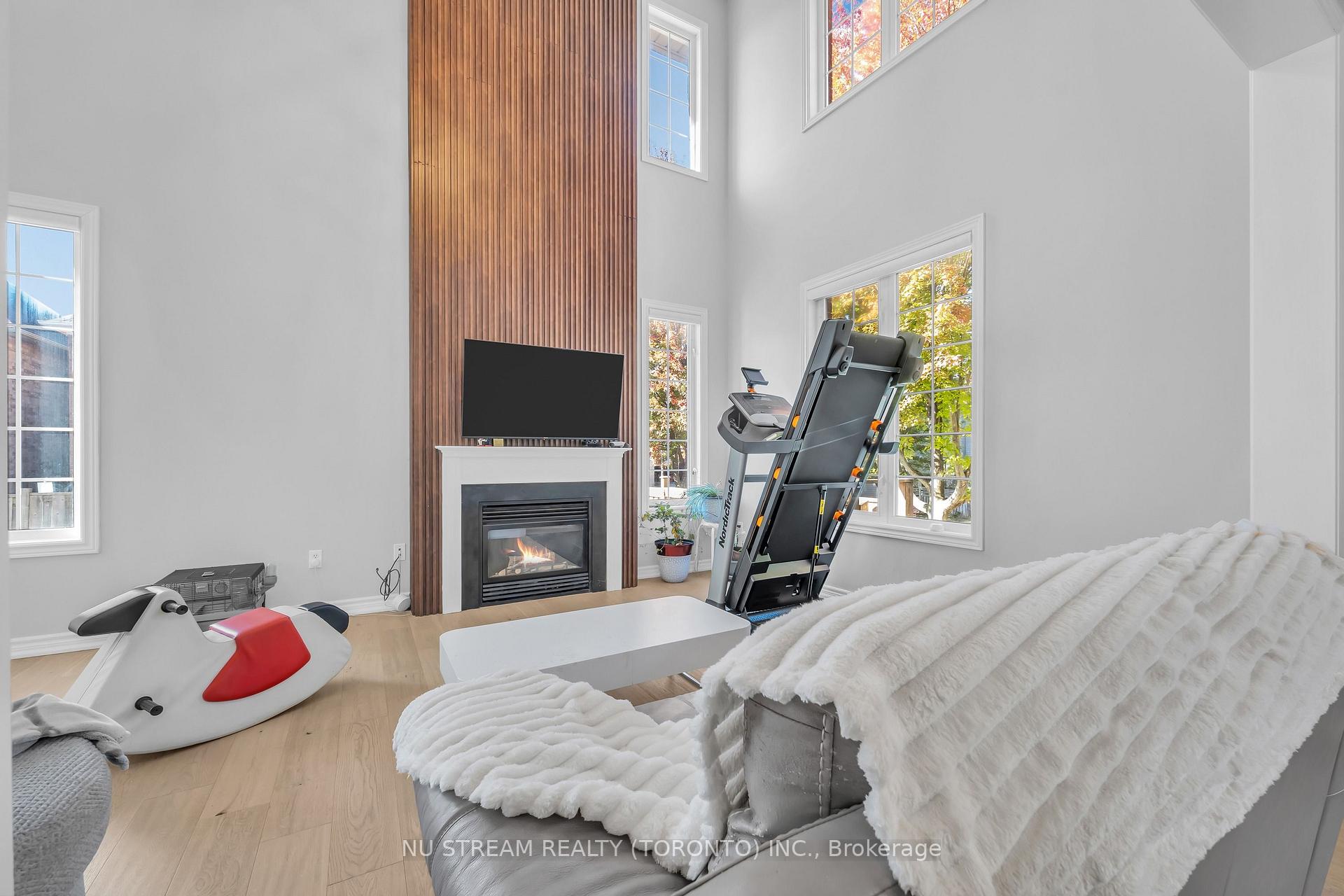 Photo 9 of 30 Pinecrest Street, Markham, Wismer — HOMEH