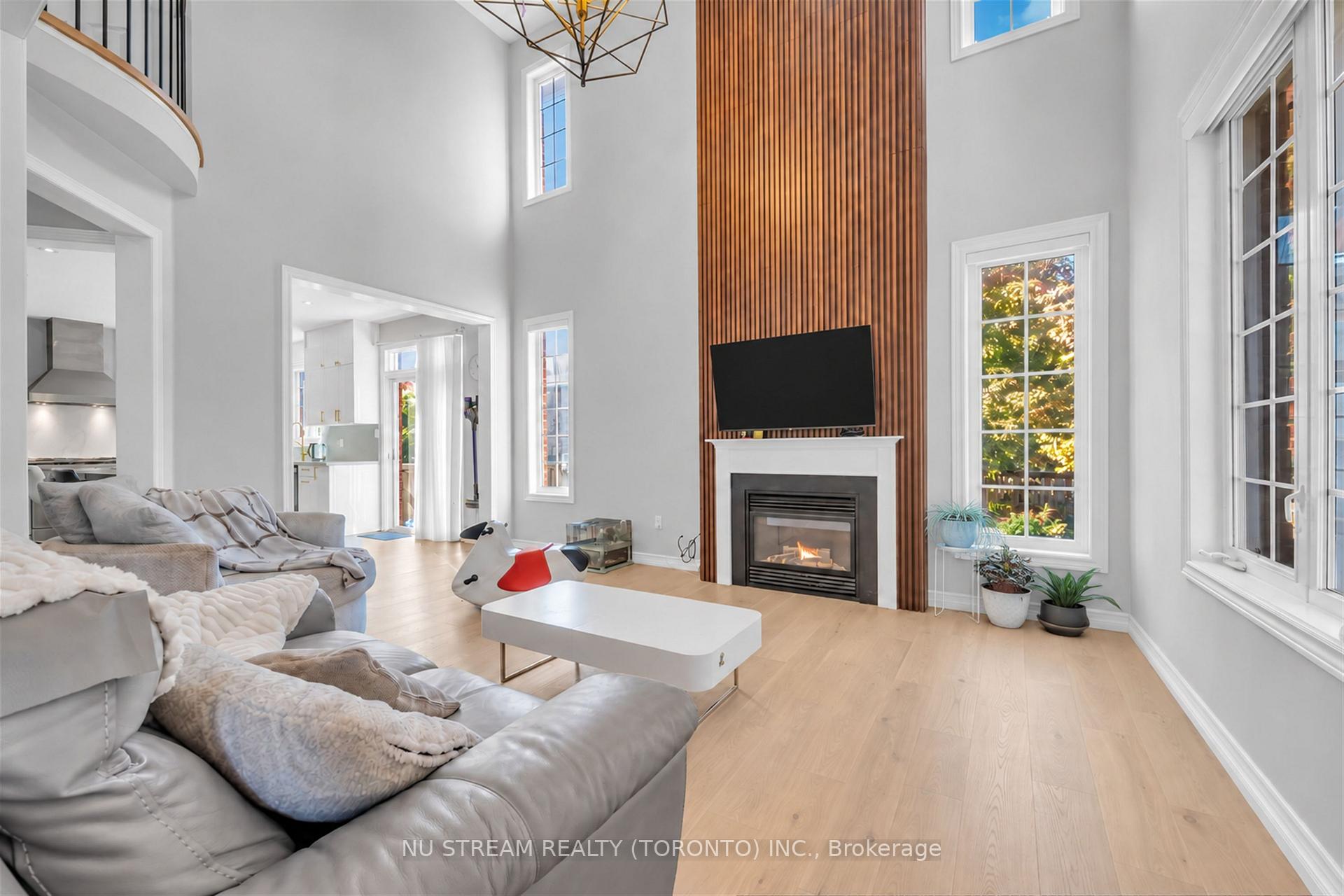 Photo 11 of 30 Pinecrest Street, Markham, Wismer — HOMEH