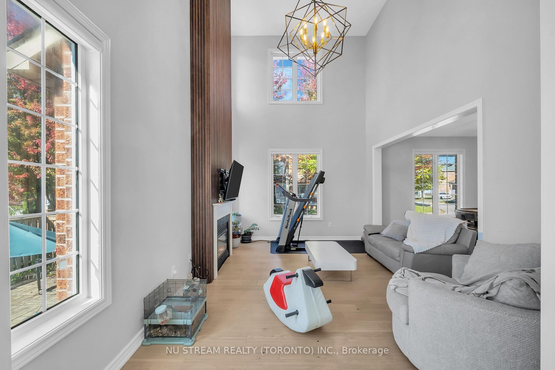 Photo 13 of 30 Pinecrest Street, Markham, Wismer — HOMEH