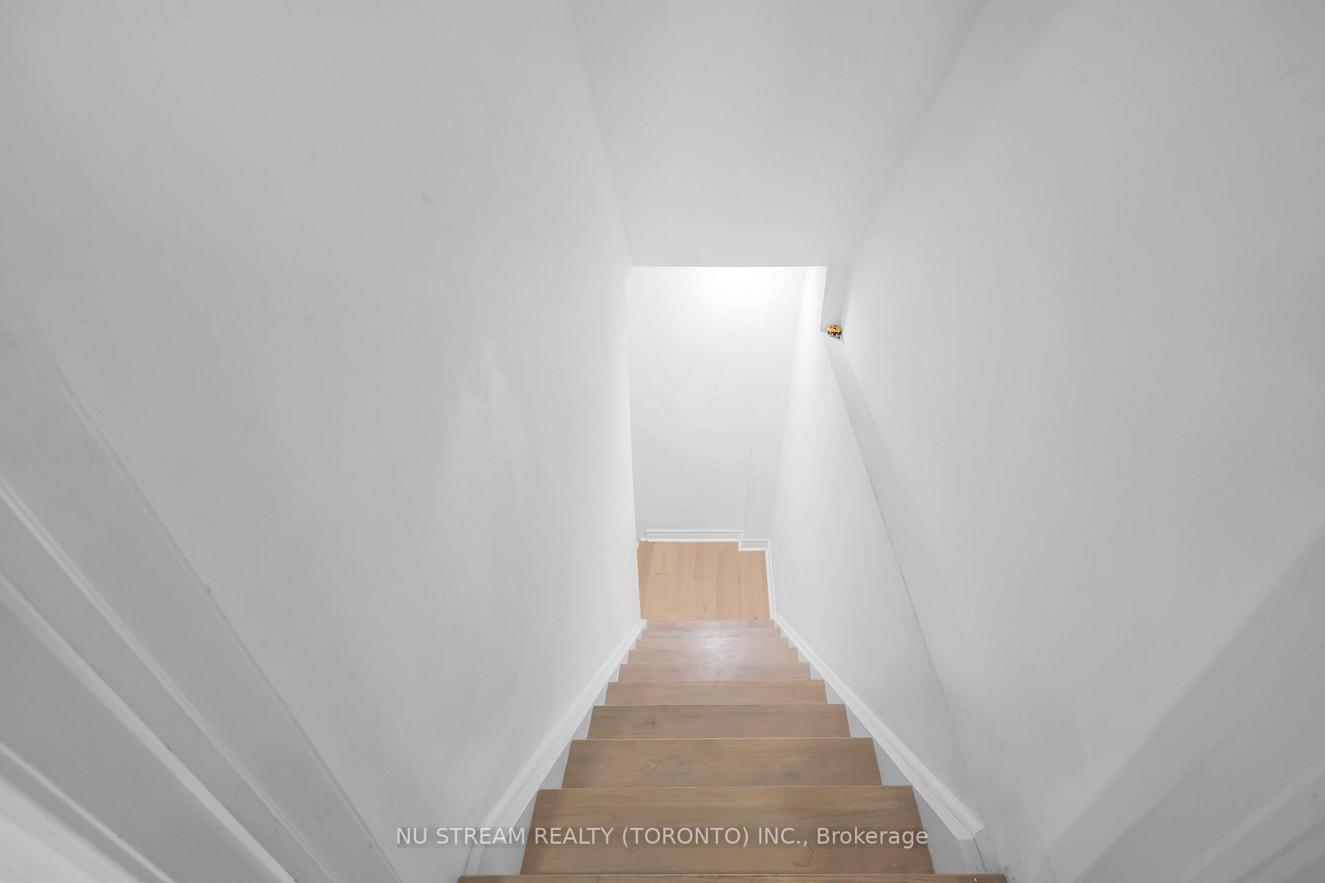 Photo 43 of 30 Pinecrest Street, Markham, Wismer — HOMEH
