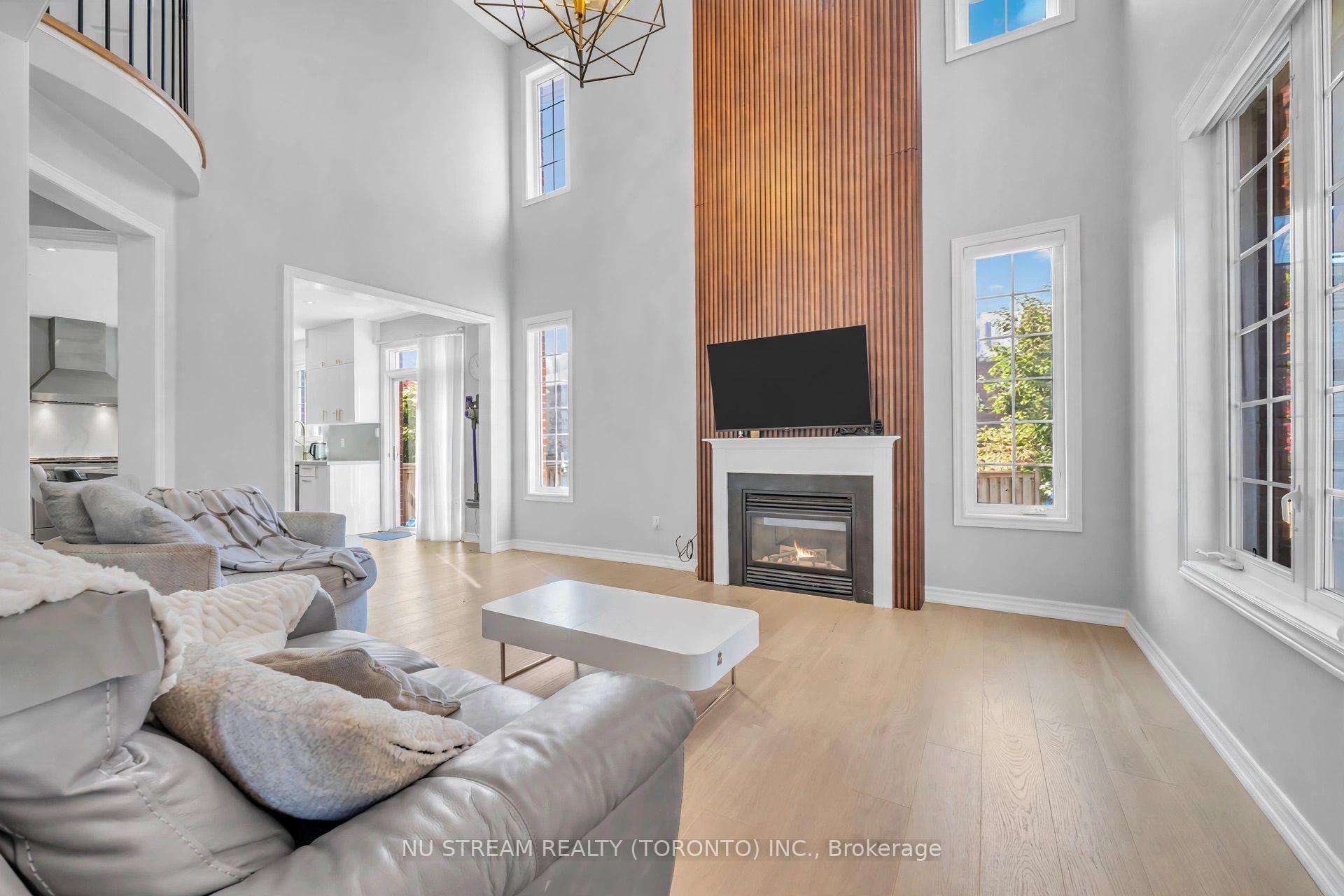 Photo 14 of 30 Pinecrest Street, Markham, Wismer — HOMEH