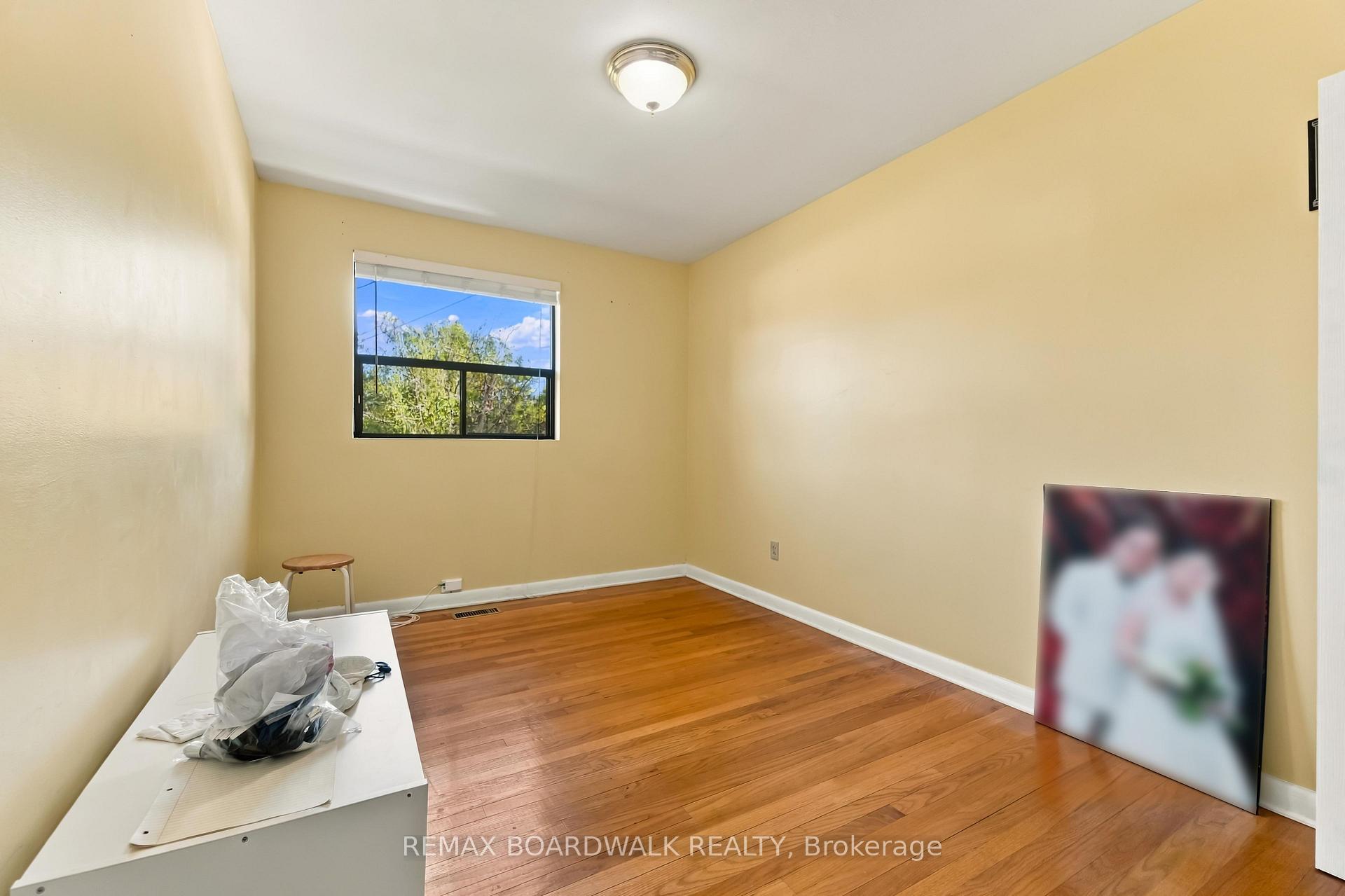 Photo 10 of 2173 Carnegie Street, Ottawa, Elmvale Acres/Urbandale — HOMEH