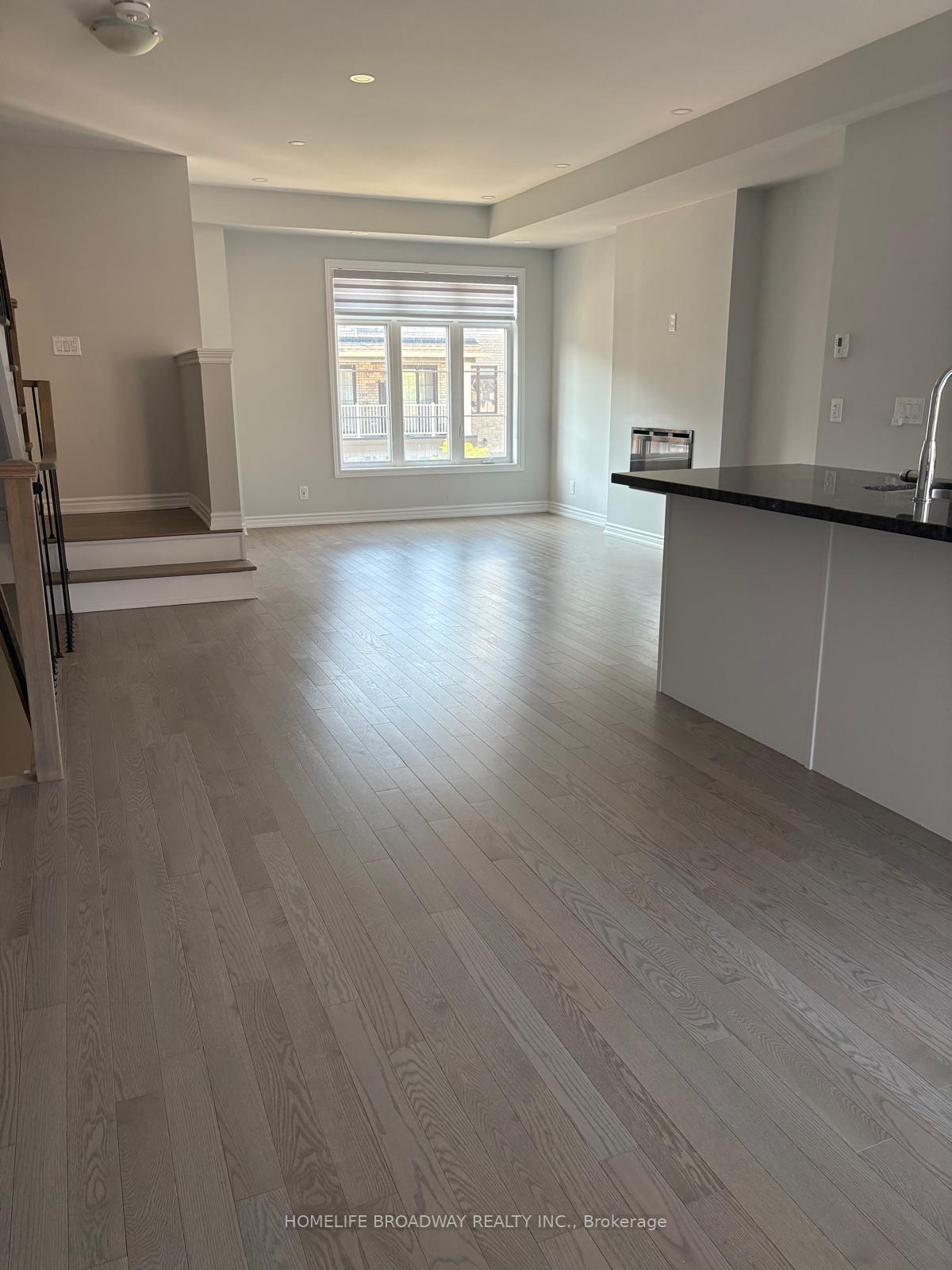 Photo 2 of 27 William Shearn Crescent, Markham, Angus Glen — HOMEH