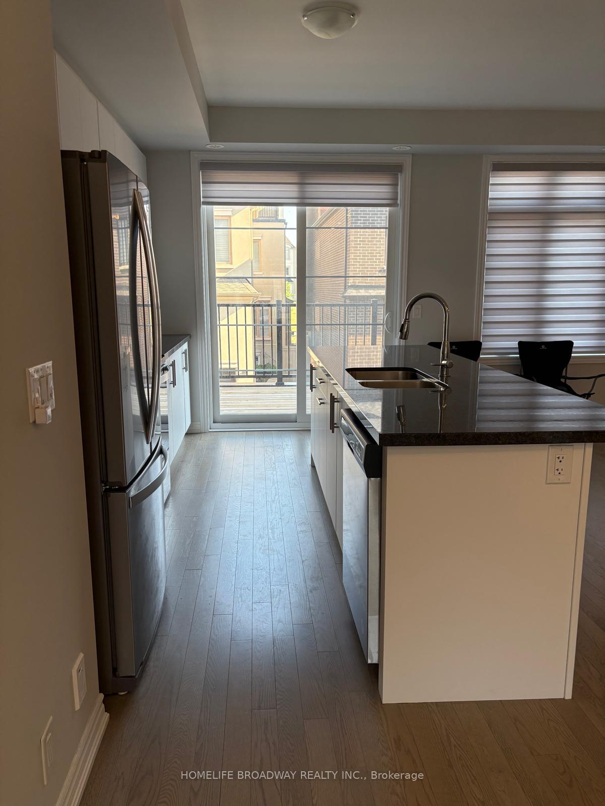 Photo 5 of 27 William Shearn Crescent, Markham, Angus Glen — HOMEH
