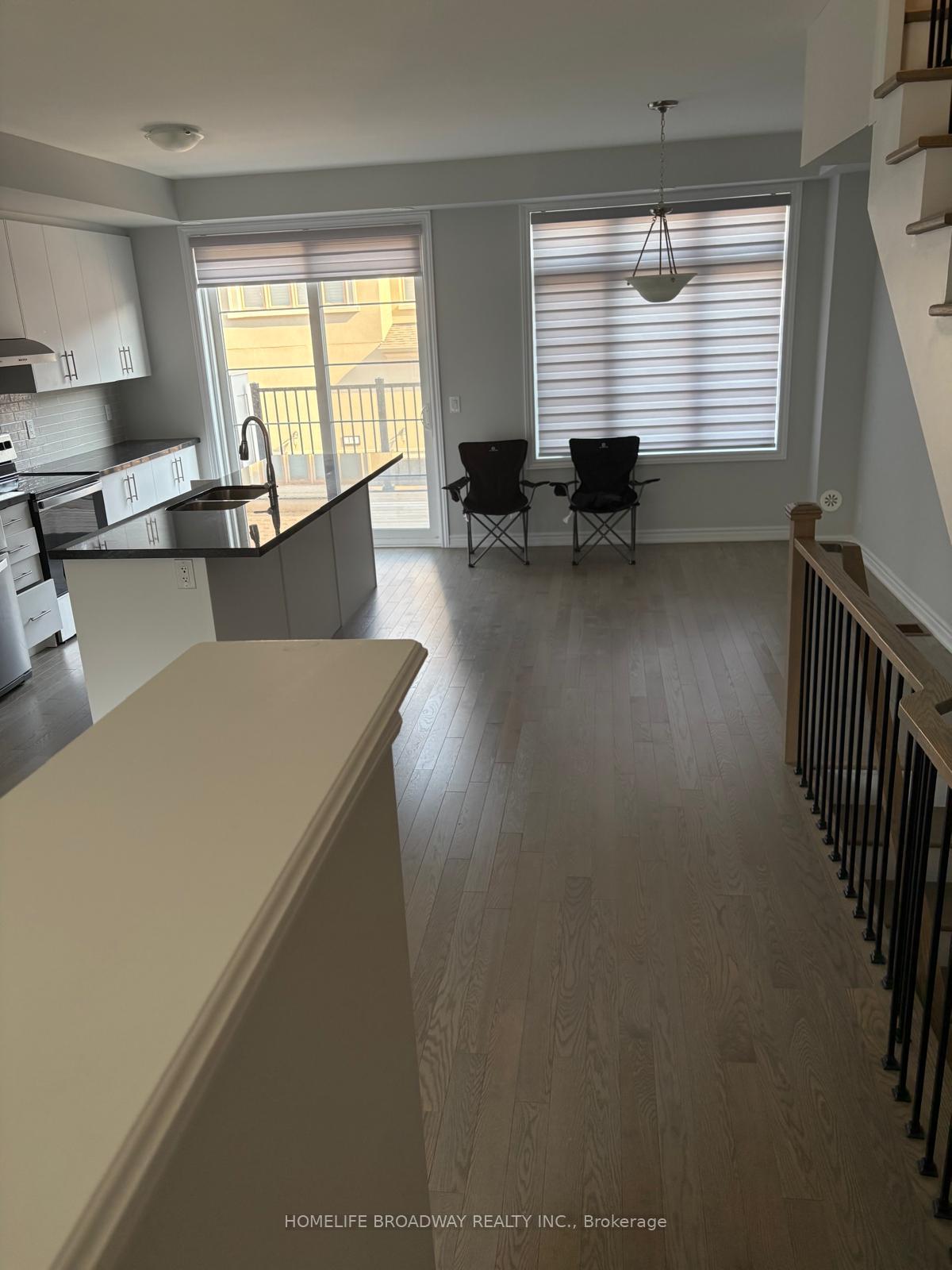 Photo 7 of 27 William Shearn Crescent, Markham, Angus Glen — HOMEH