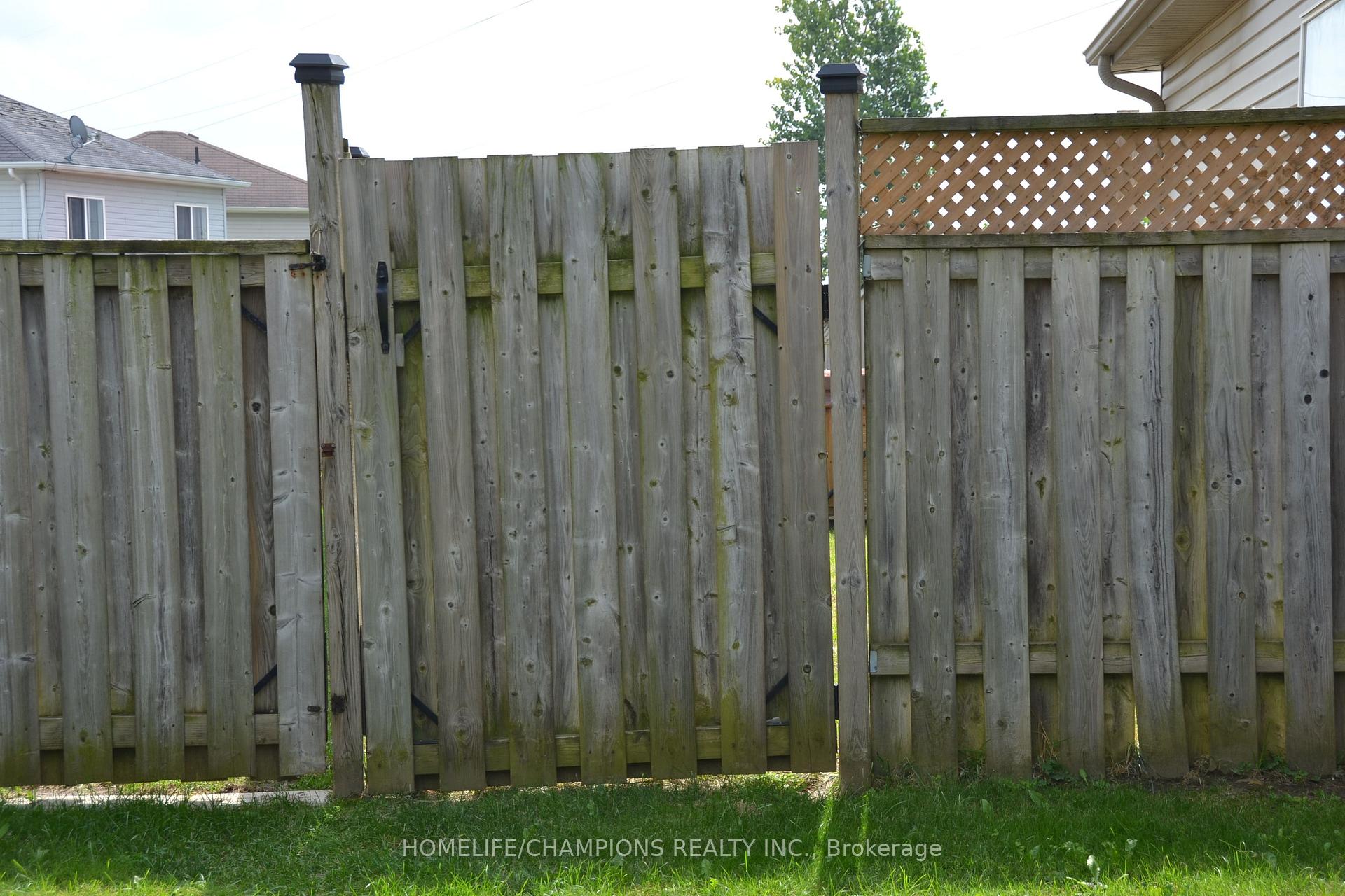Photo 26 of 132 Henhoeffer Crescent, Kitchener, Larentian West — HOMEH
