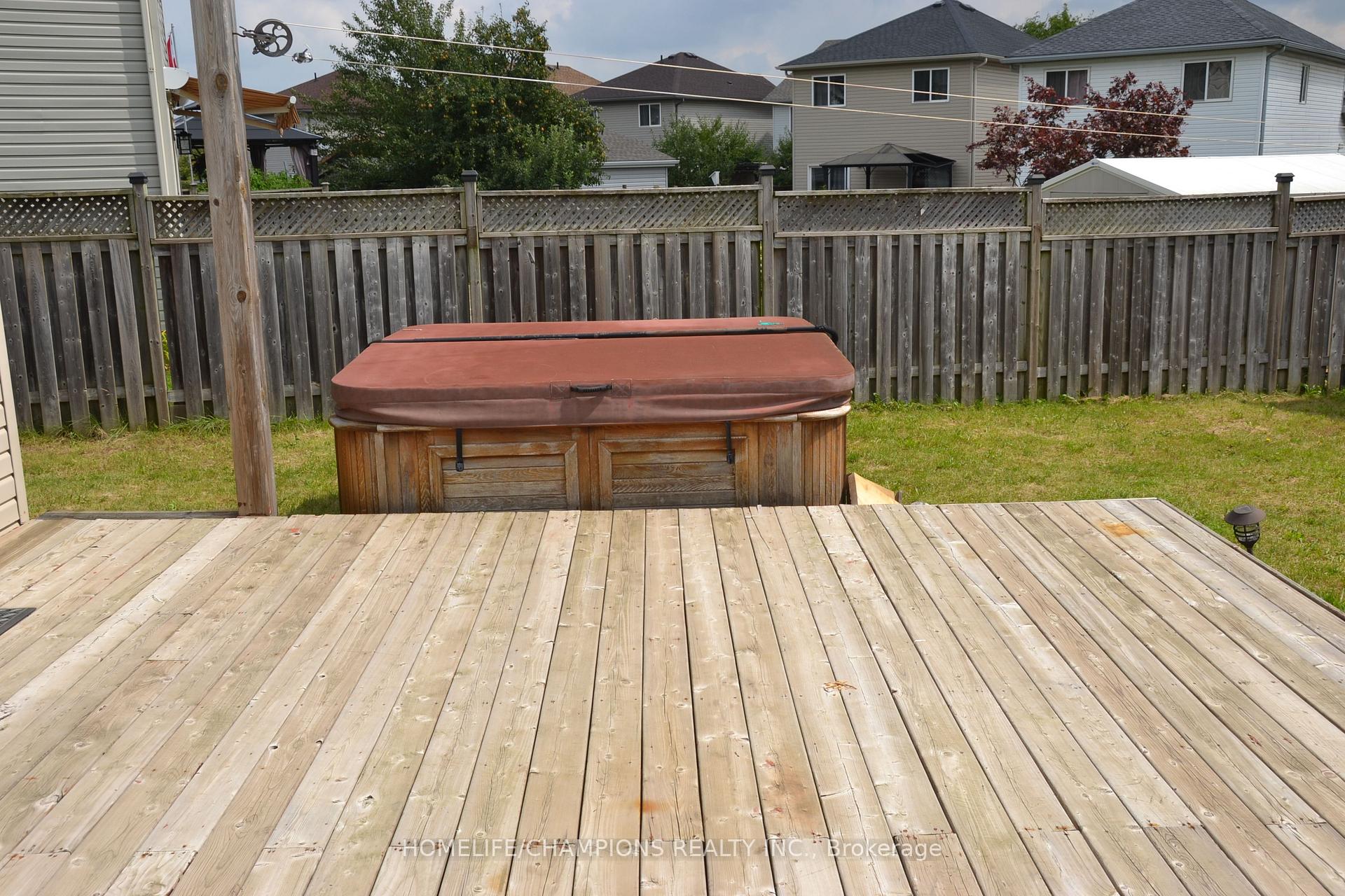 Photo 27 of 132 Henhoeffer Crescent, Kitchener, Larentian West — HOMEH