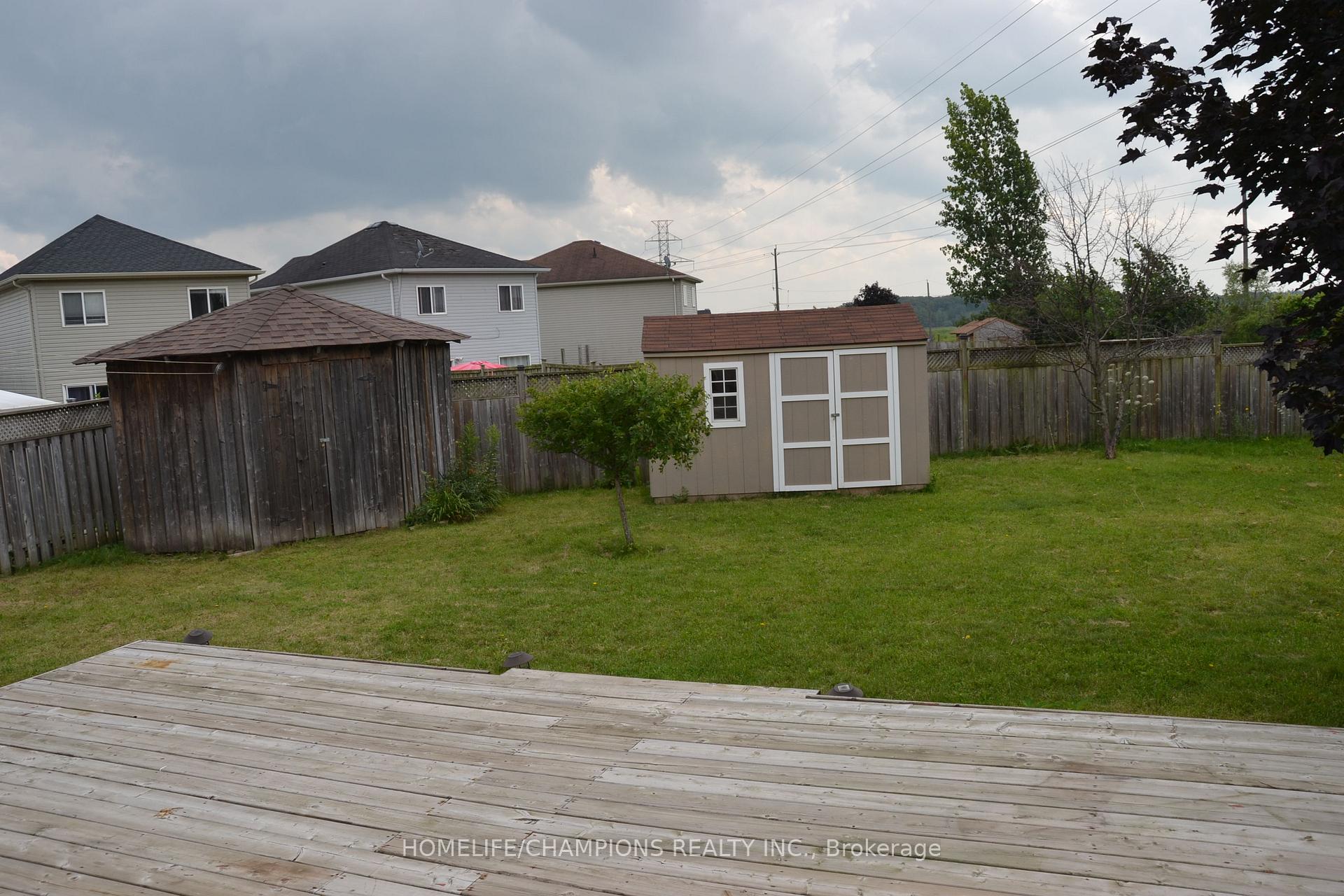 Photo 28 of 132 Henhoeffer Crescent, Kitchener, Larentian West — HOMEH