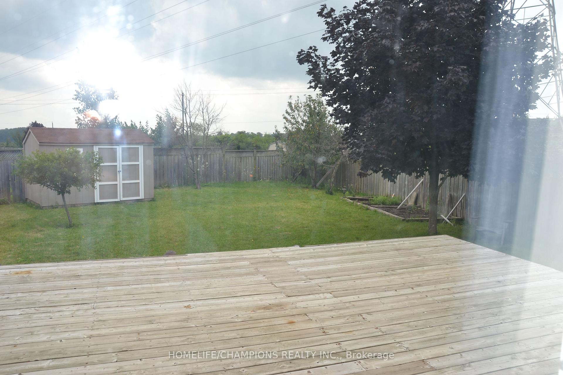 Photo 29 of 132 Henhoeffer Crescent, Kitchener, Larentian West — HOMEH