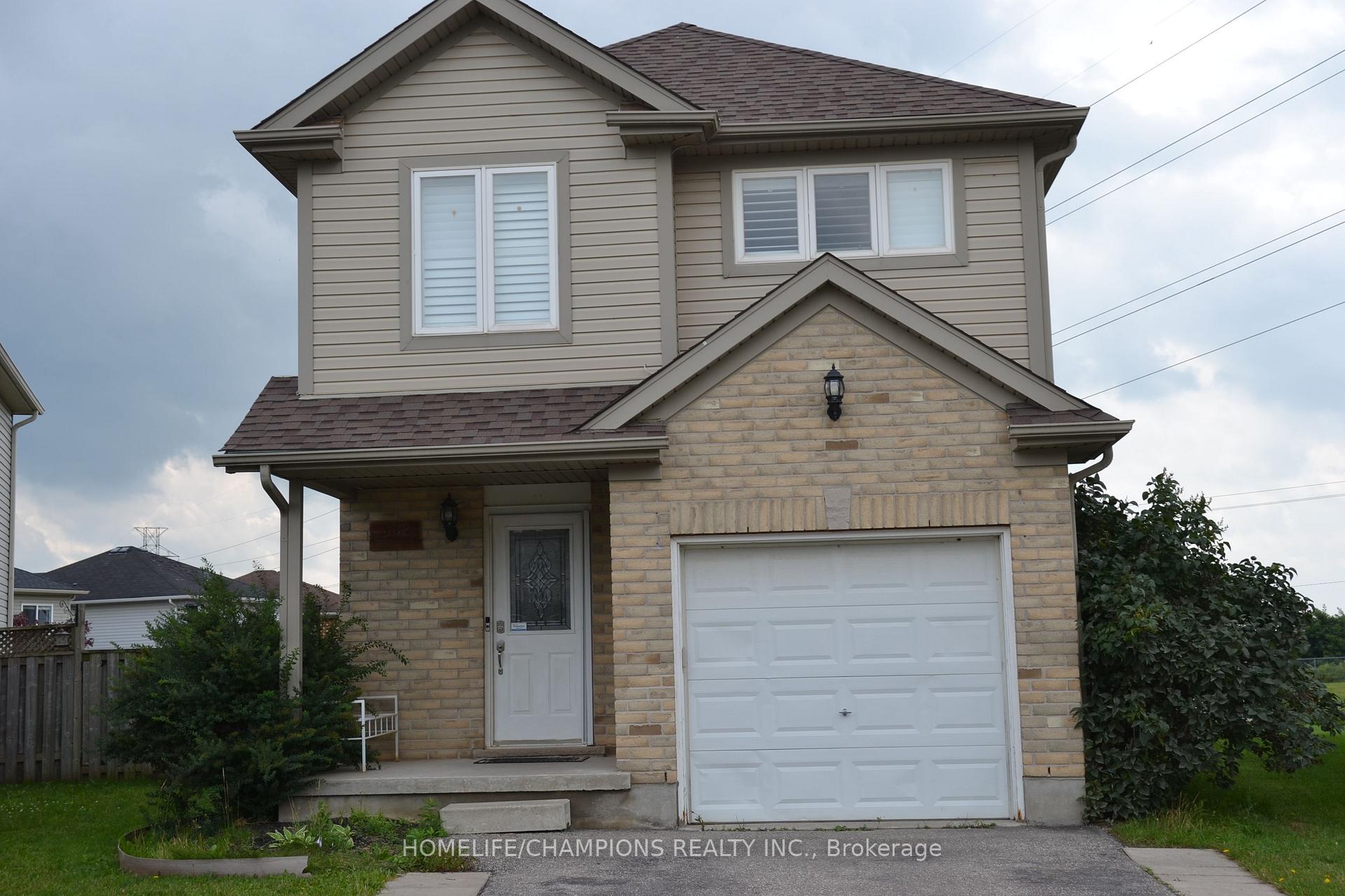 Photo 32 of 132 Henhoeffer Crescent, Kitchener, Larentian West — HOMEH