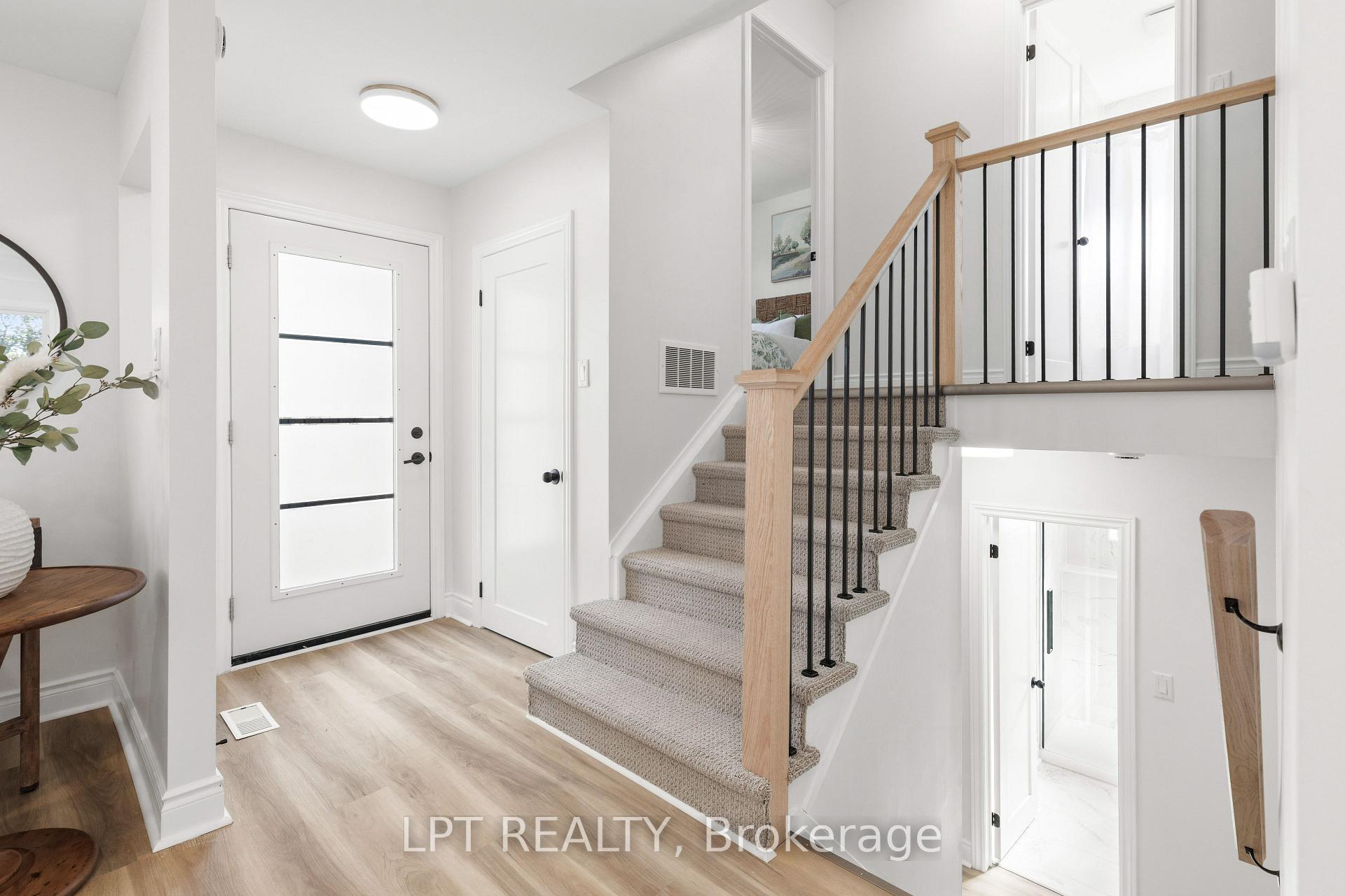 Photo 7 of 868 Liverpool Road, Pickering, Bay Ridges — HOMEH