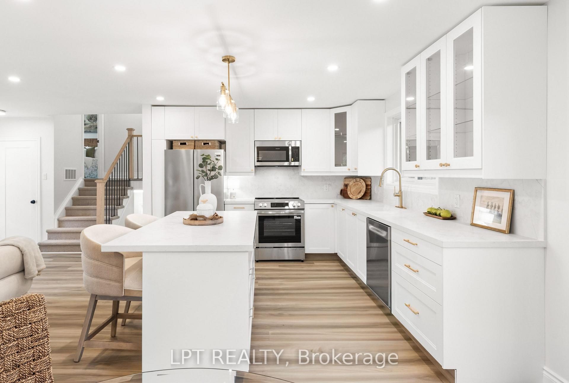 Photo 15 of 868 Liverpool Road, Pickering, Bay Ridges — HOMEH