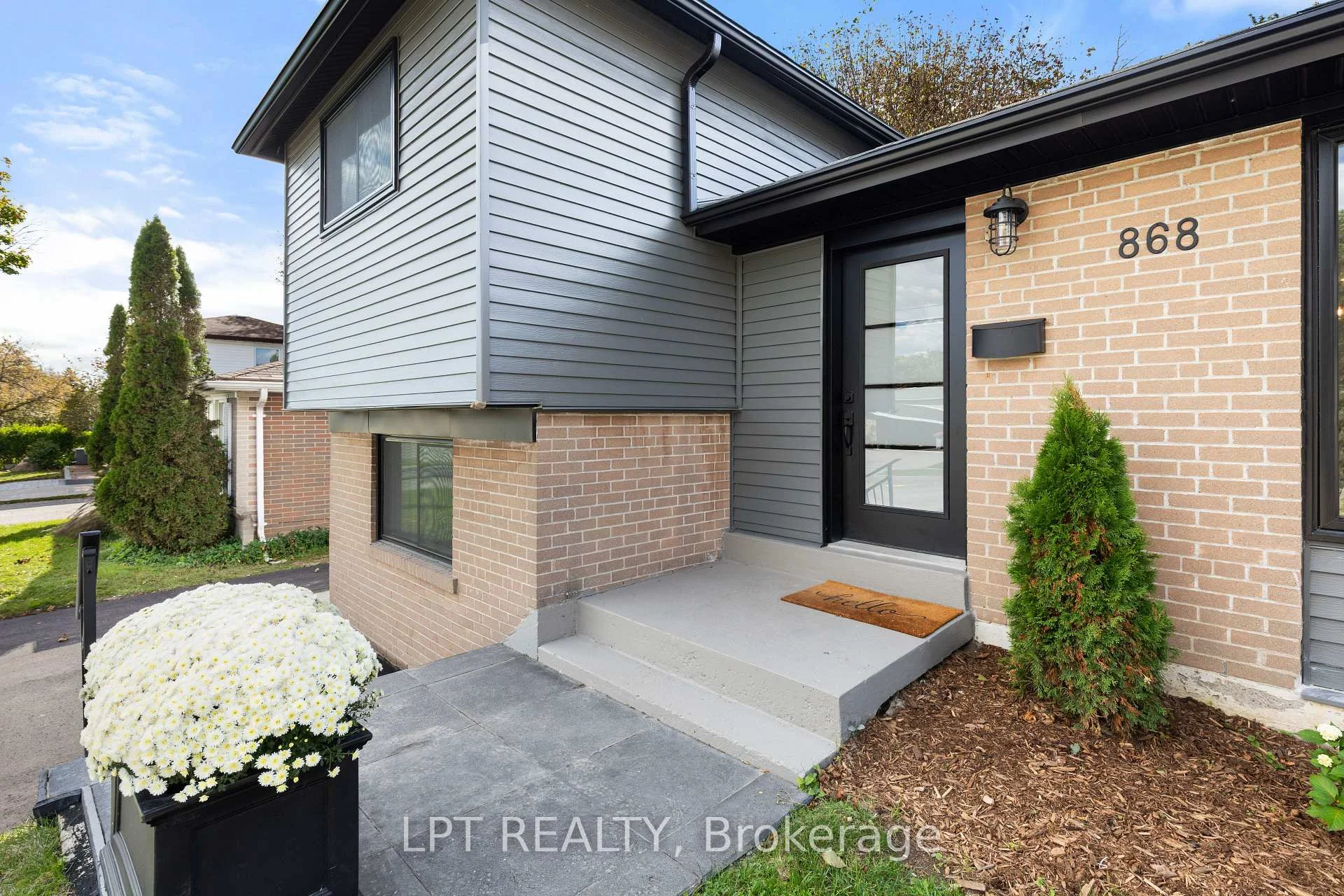 Photo 6 of 868 Liverpool Road, Pickering, Bay Ridges — HOMEH