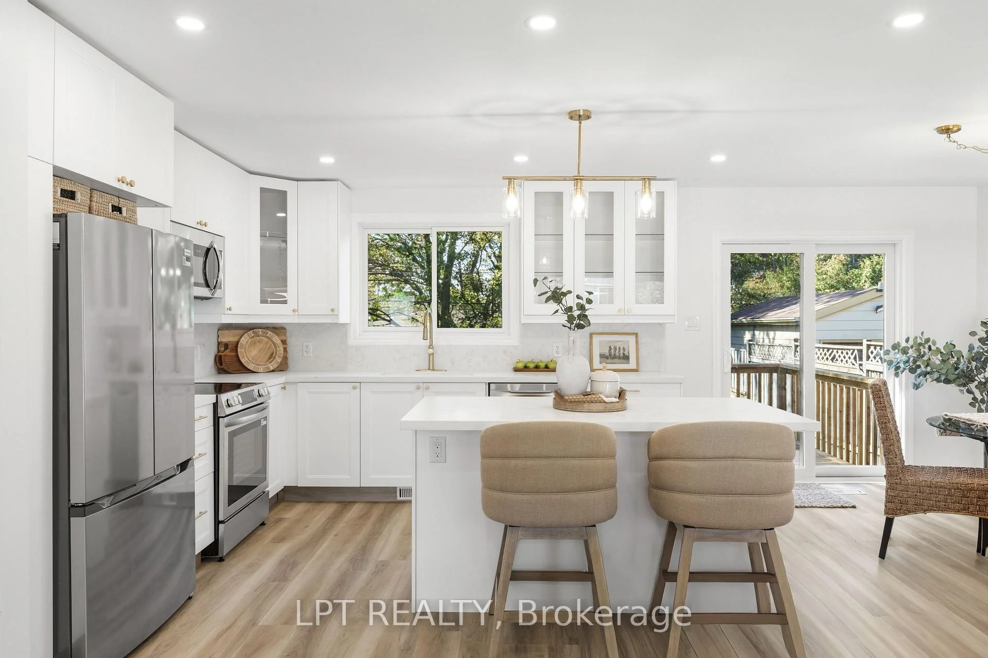 Photo 12 of 868 Liverpool Road, Pickering, Bay Ridges — HOMEH