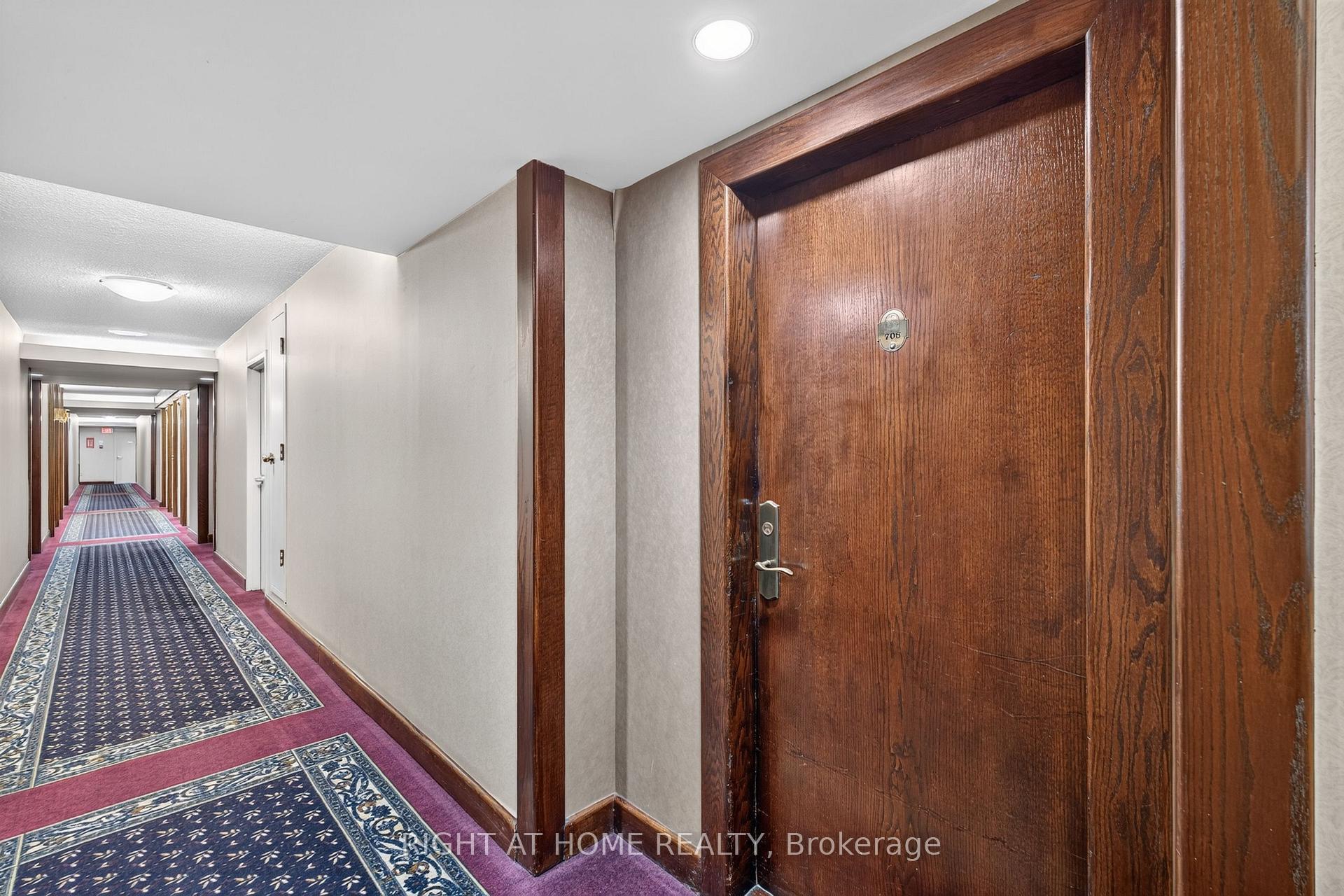 Photo 8 of Unit 708, 22 Hanover Road, Brampton, Queen Street Corridor — HOMEH