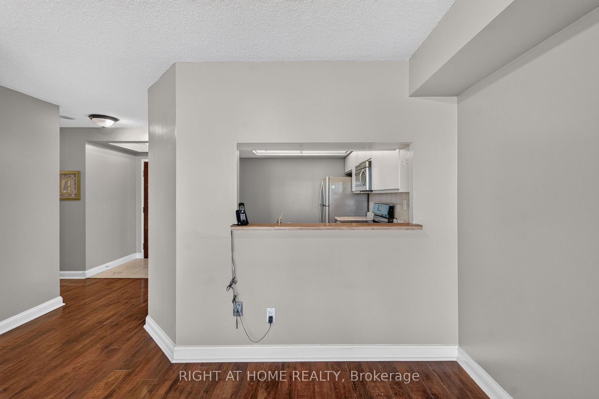 Photo 11 of Unit 708, 22 Hanover Road, Brampton, Queen Street Corridor — HOMEH