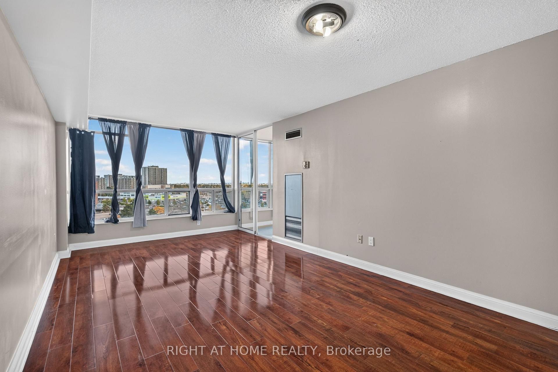 Photo 15 of Unit 708, 22 Hanover Road, Brampton, Queen Street Corridor — HOMEH