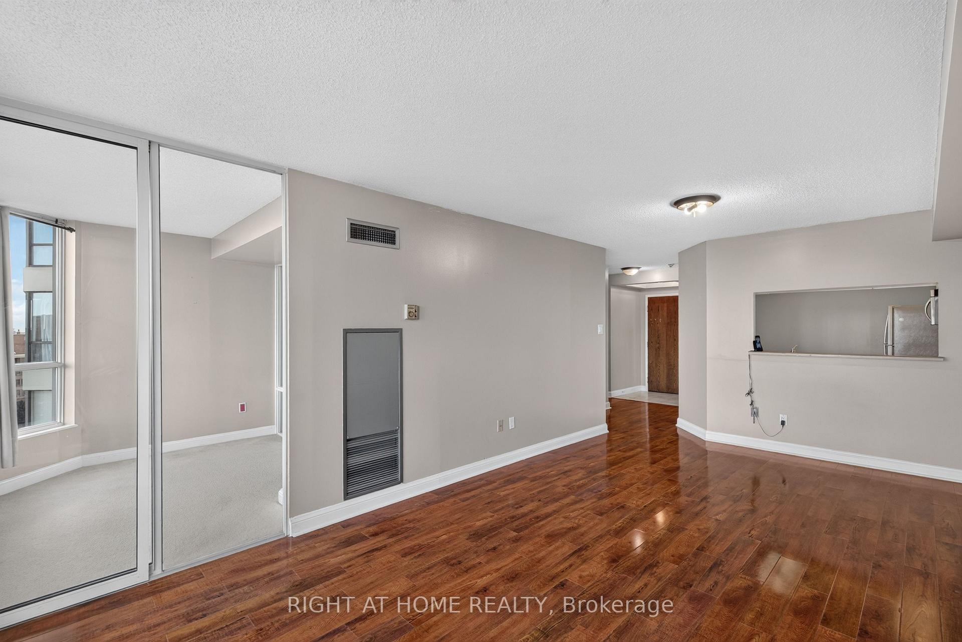 Photo 17 of Unit 708, 22 Hanover Road, Brampton, Queen Street Corridor — HOMEH