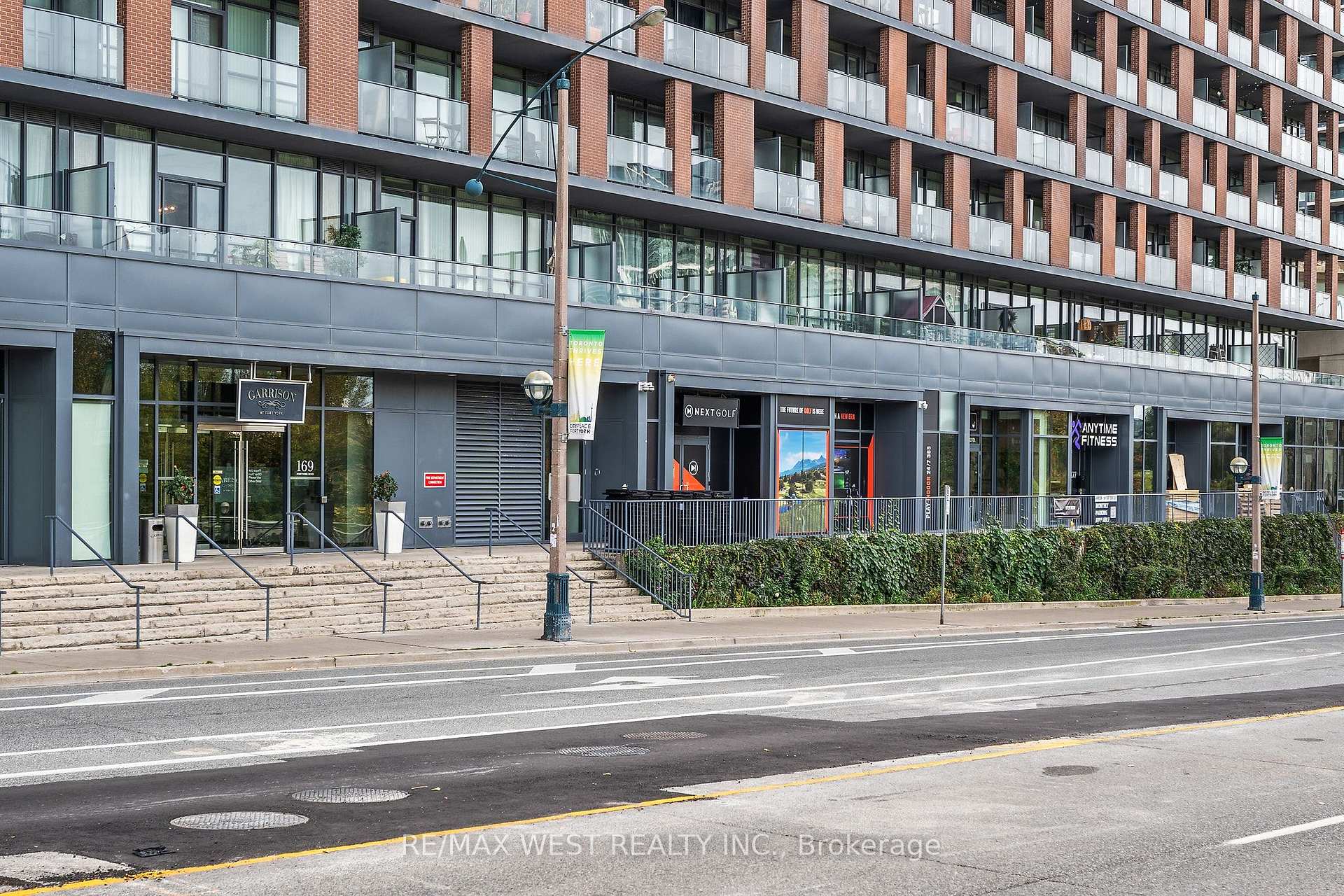 Photo 7 of Unit 1002, 169 Fort York Boulevard, Toronto, Niagara — HOMEH
